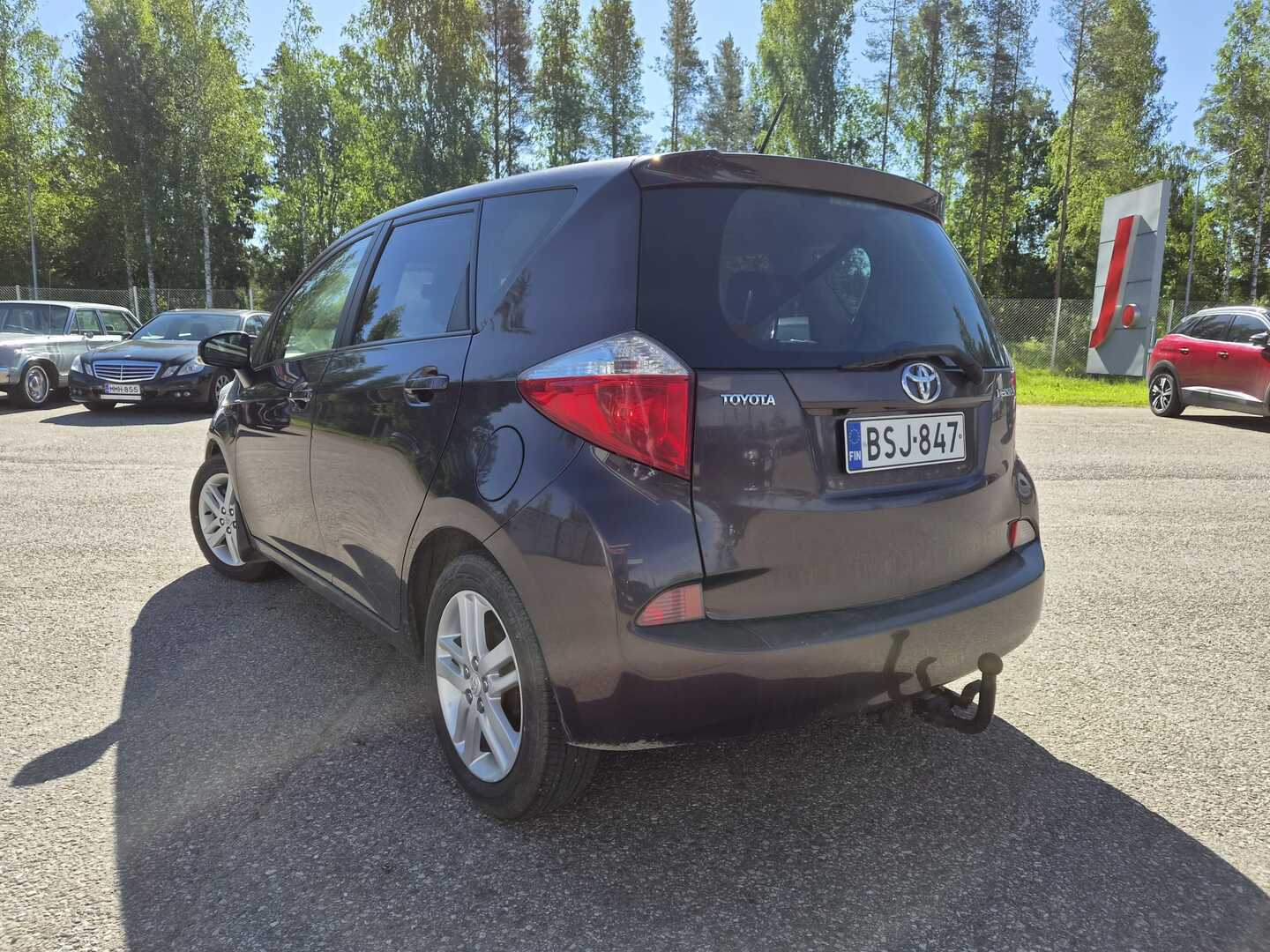 TOYOTA Verso-S 2012