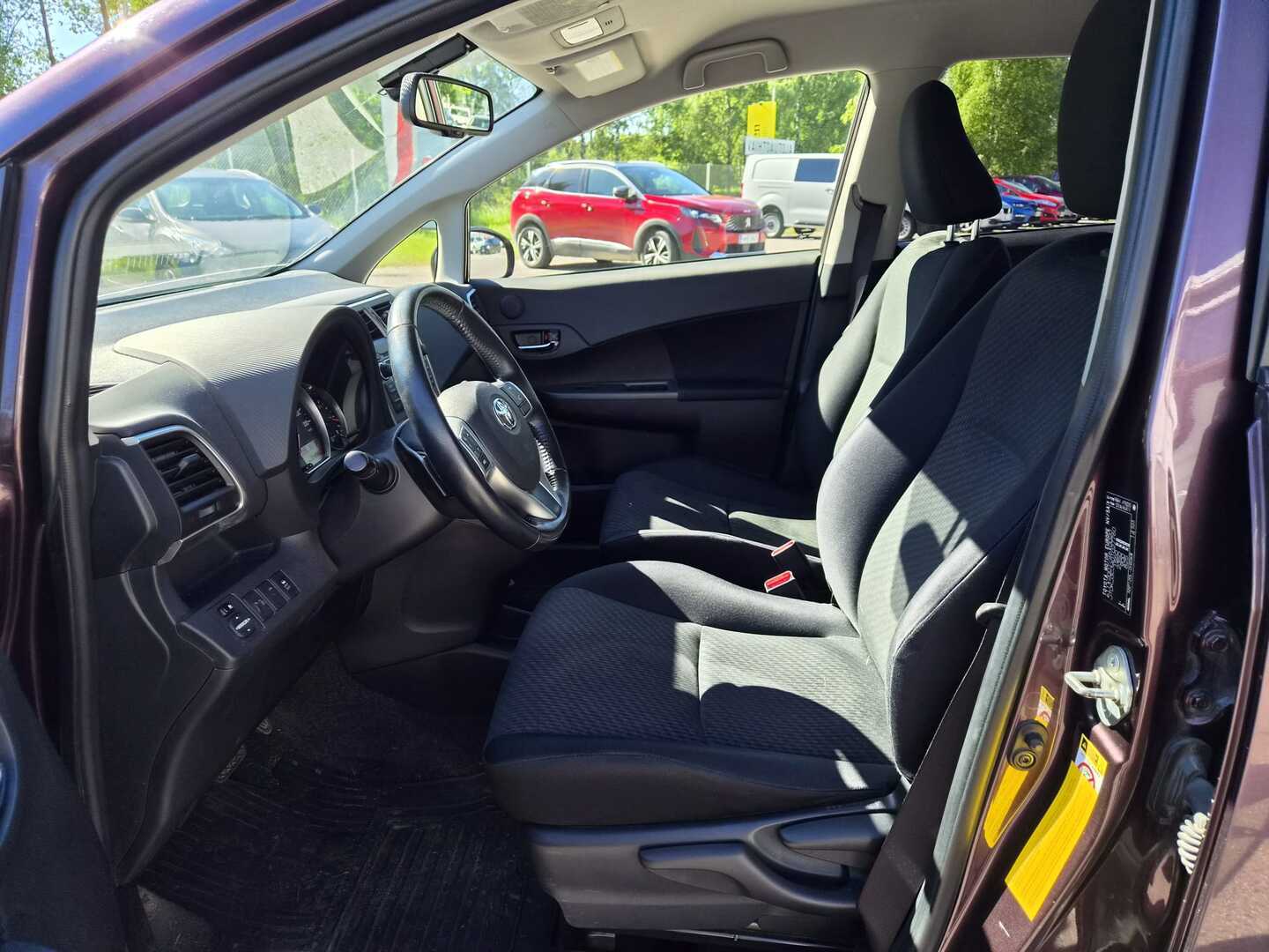 TOYOTA Verso-S 2012