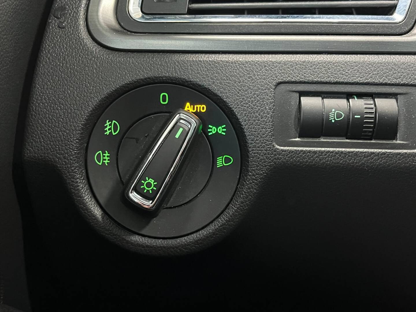 SKODA Rapid 2015