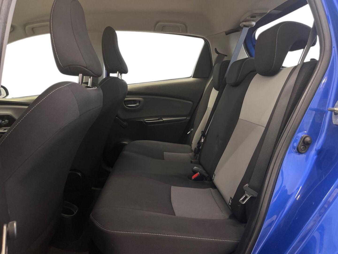 TOYOTA Yaris 2017