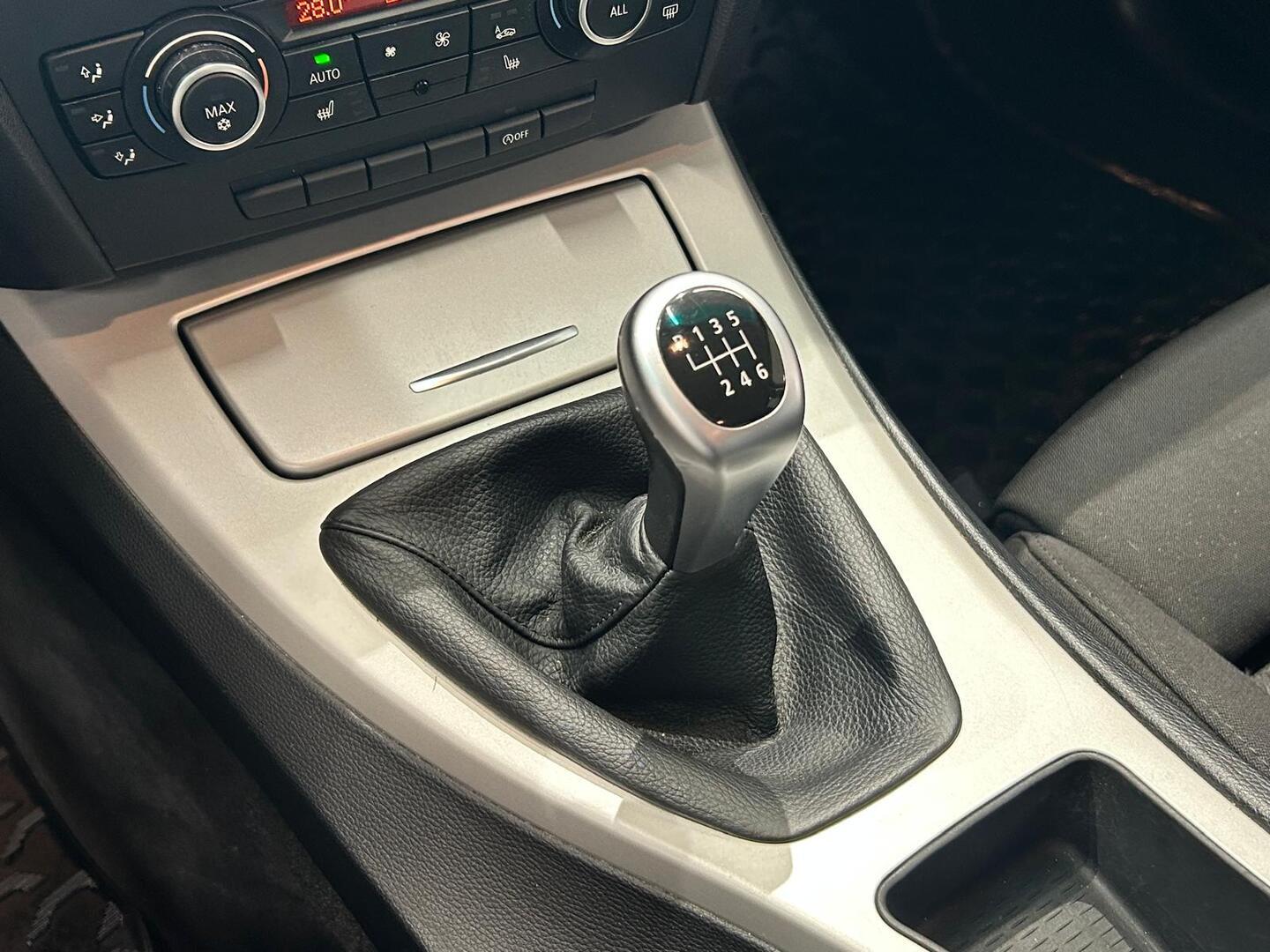BMW 318 2011