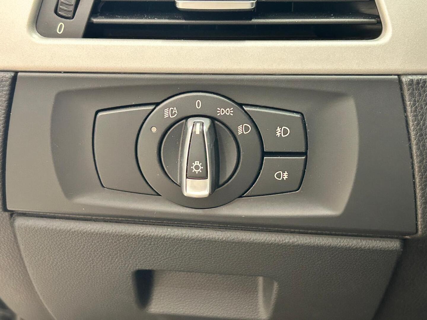 BMW 318 2011