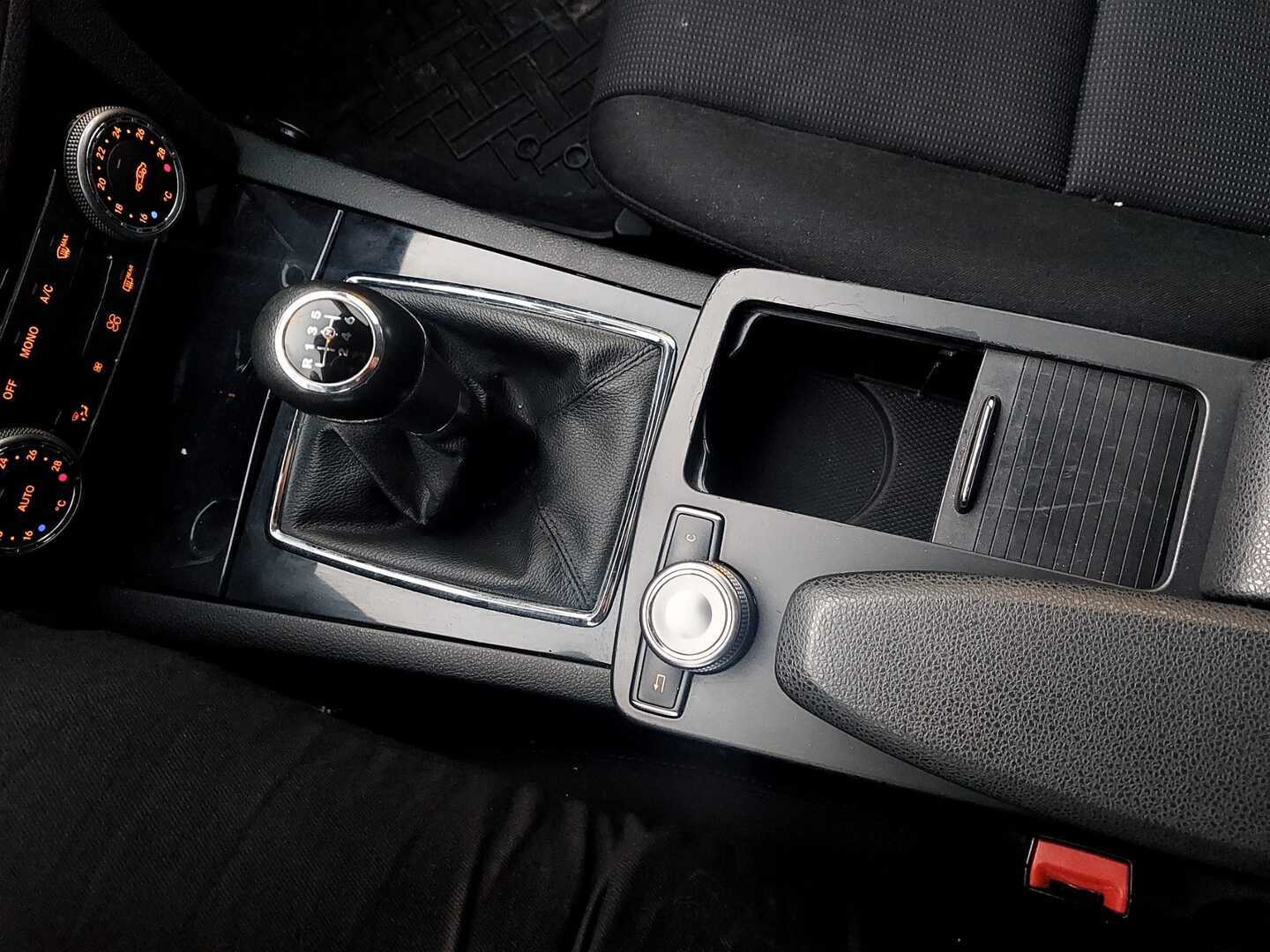 MERCEDES-BENZ C 2011