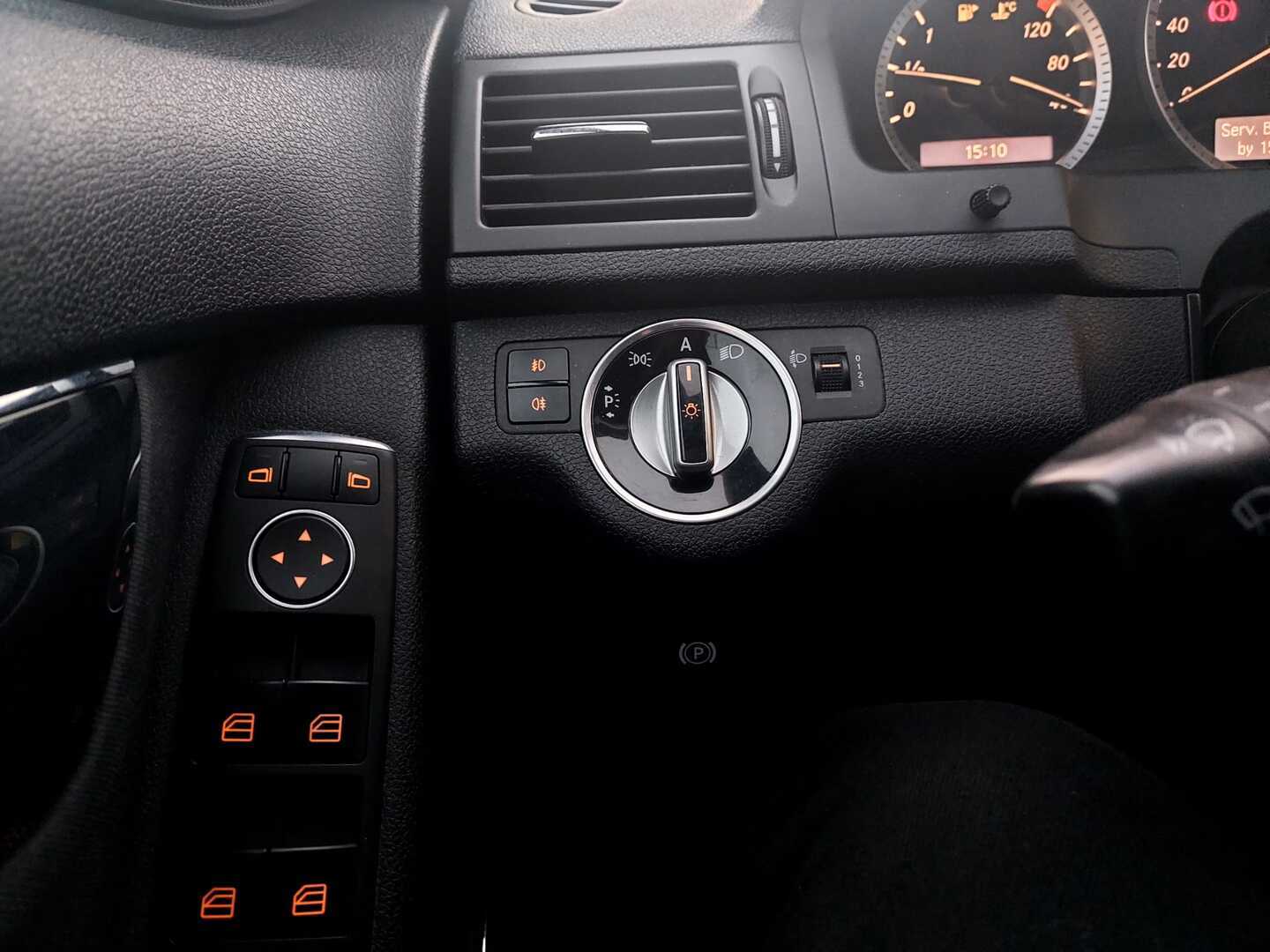 MERCEDES-BENZ C 2011