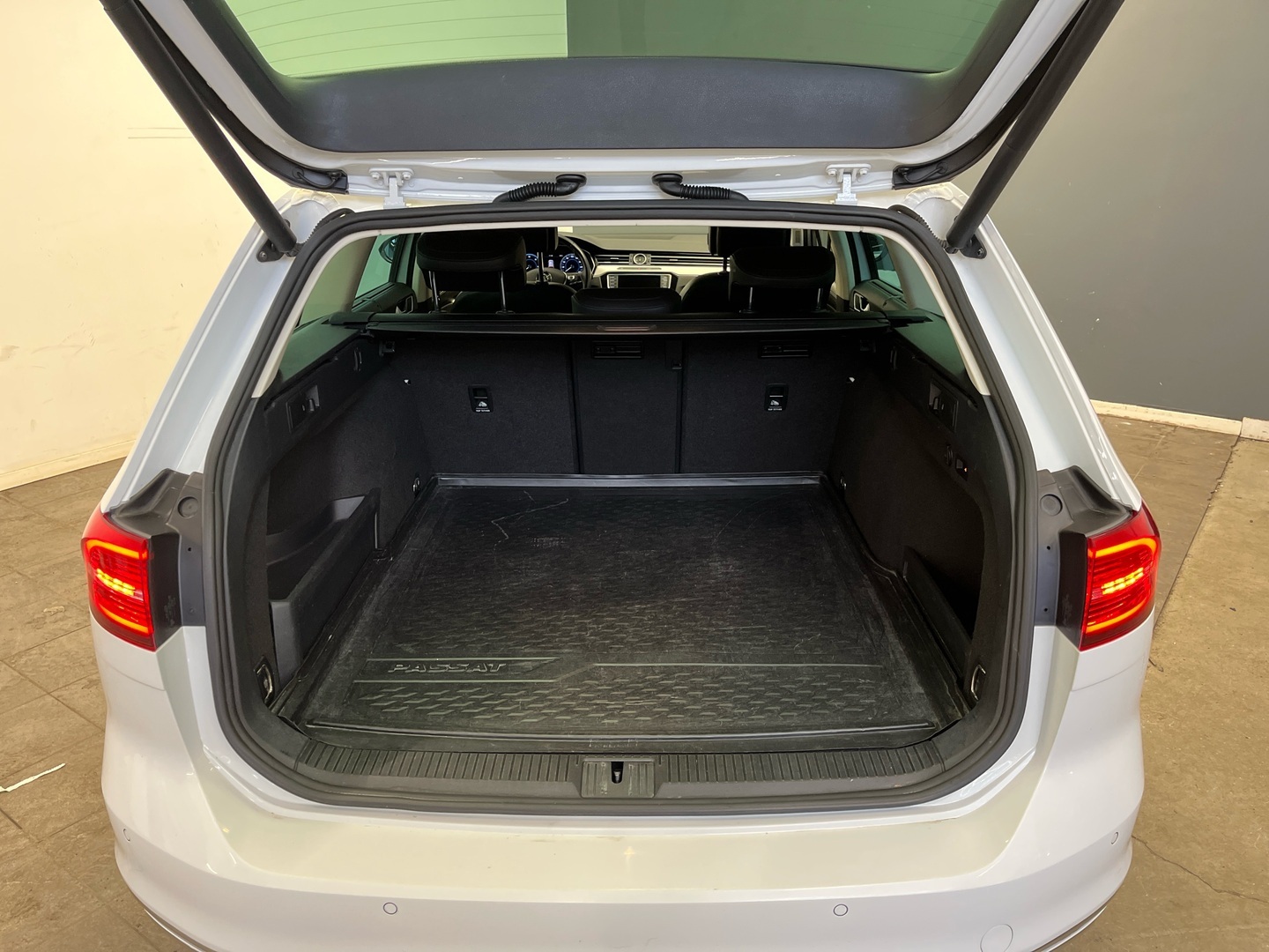 VOLKSWAGEN Passat 2016