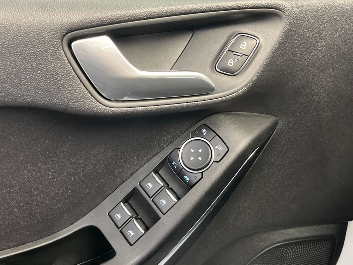 FORD Fiesta 15