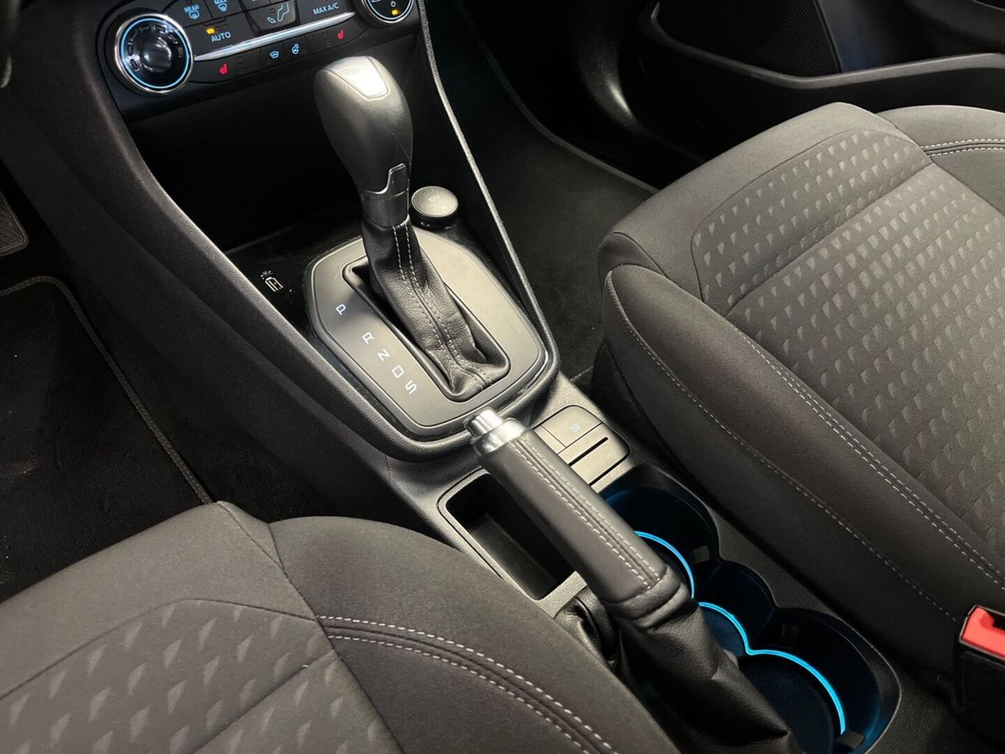 FORD Fiesta 21