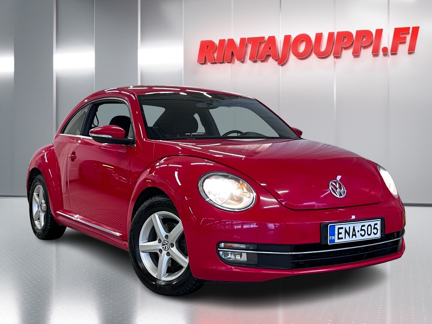 VOLKSWAGEN Beetle 2015
