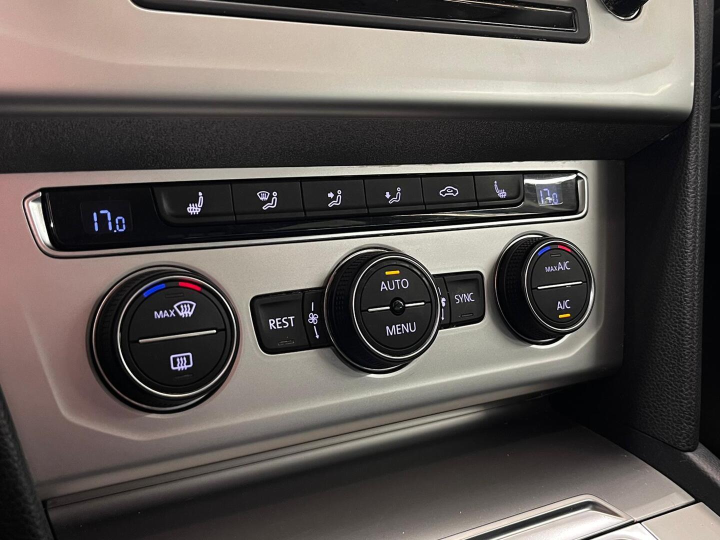 VOLKSWAGEN Passat 2015