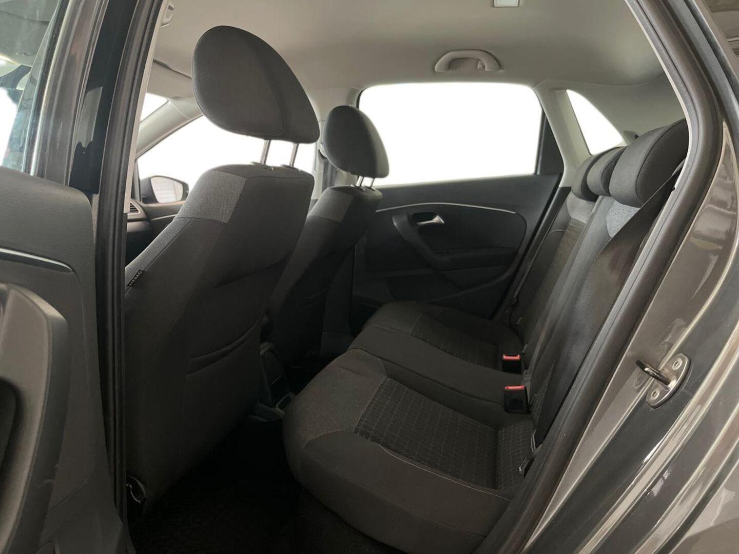 VOLKSWAGEN Polo 2014