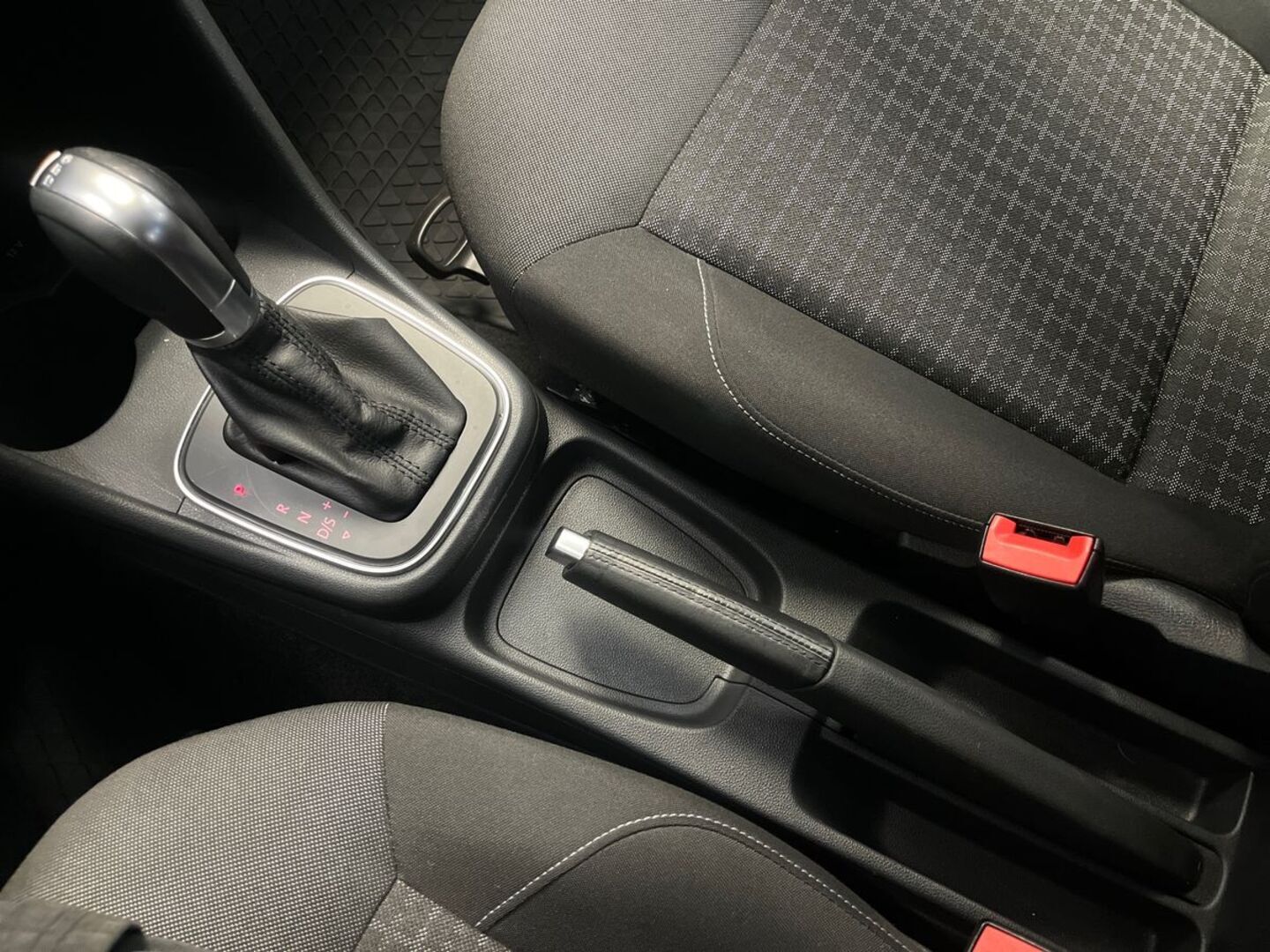 VOLKSWAGEN Polo 2014