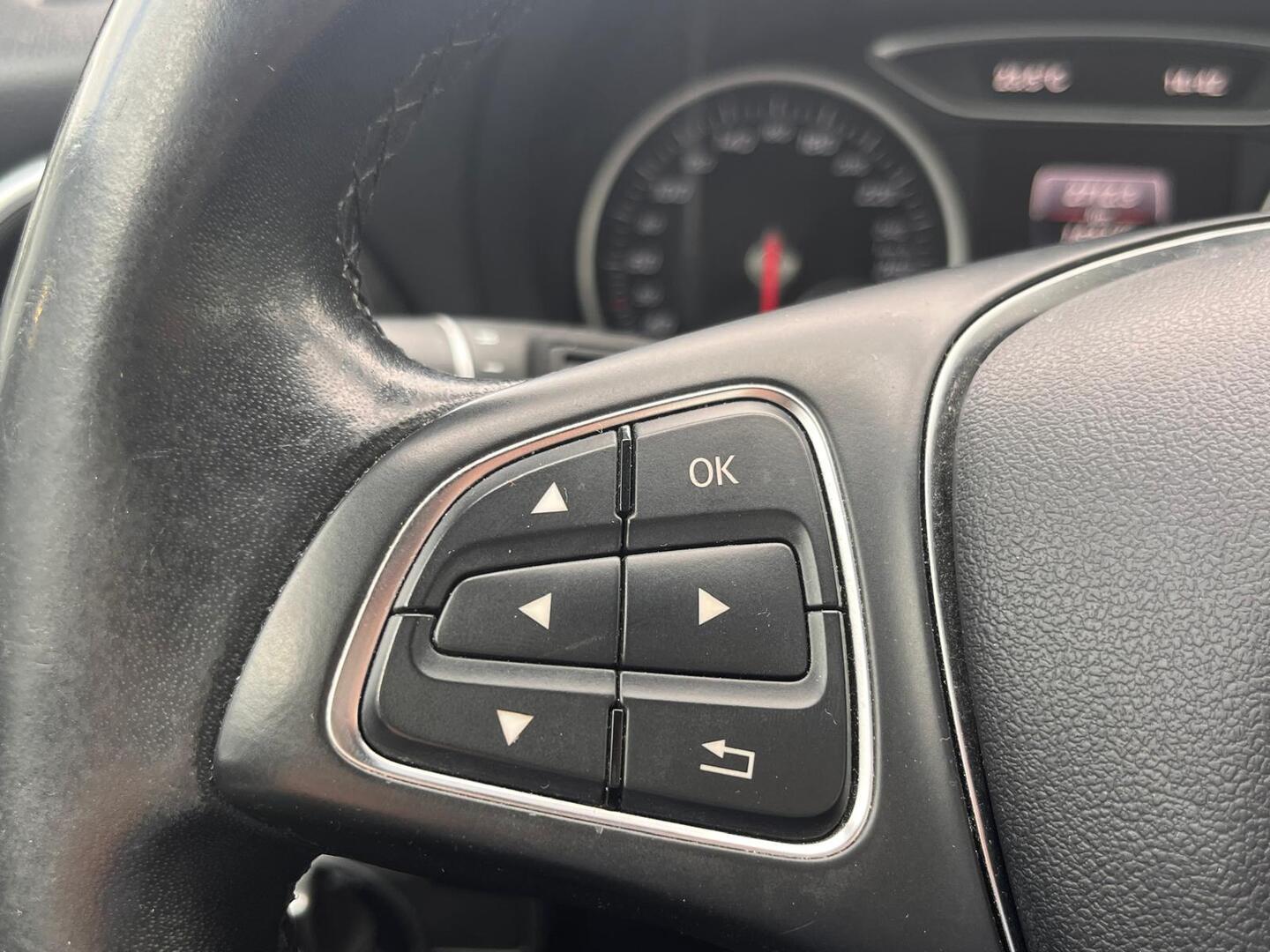MERCEDES-BENZ A 2017