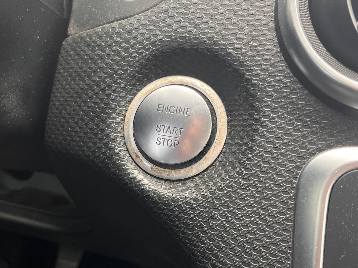 MERCEDES-BENZ A 2017