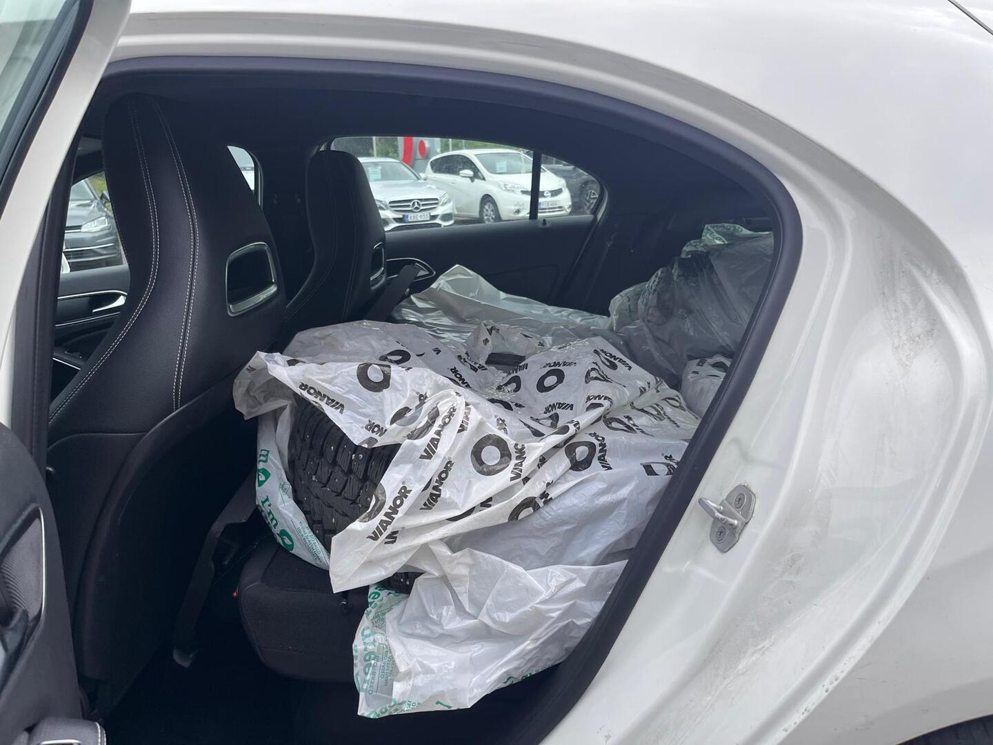 MERCEDES-BENZ A 2017