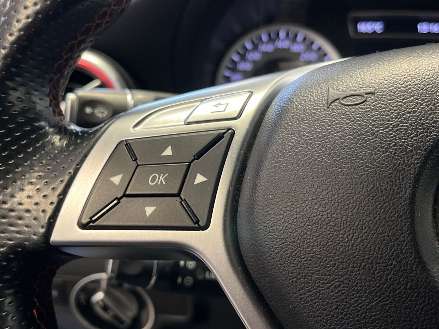 MERCEDES-BENZ A 21