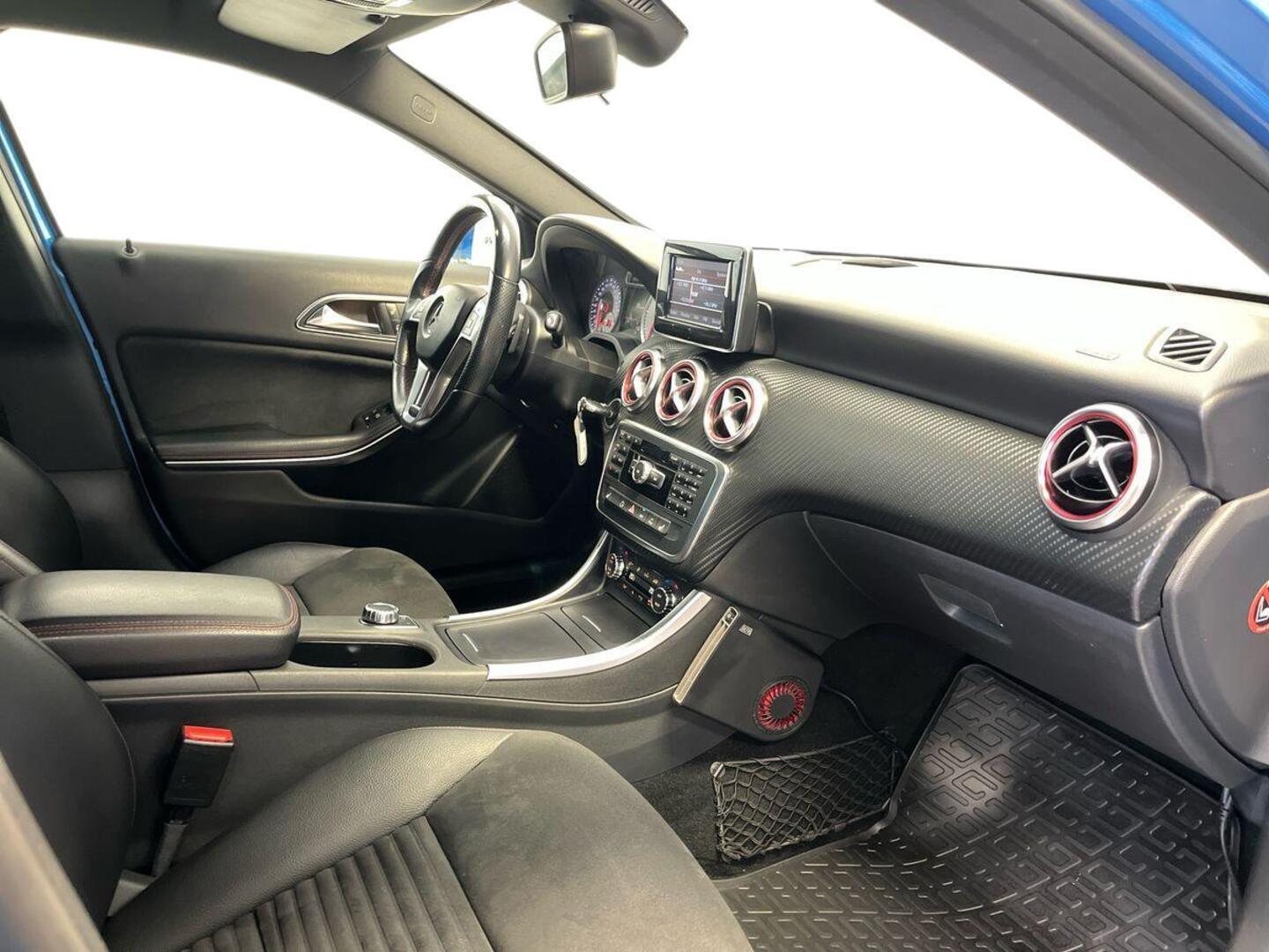 MERCEDES-BENZ A 7