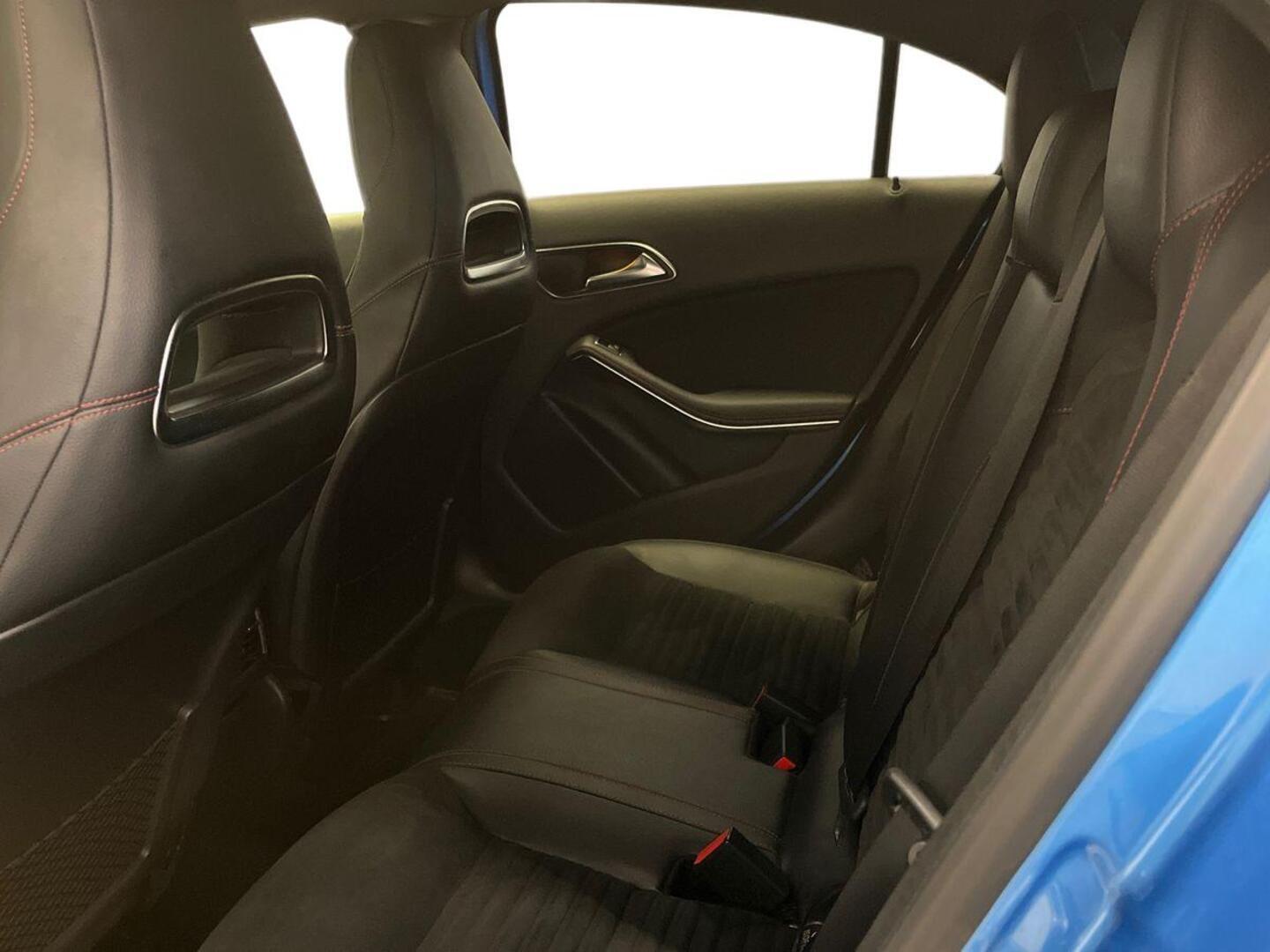 MERCEDES-BENZ A 8
