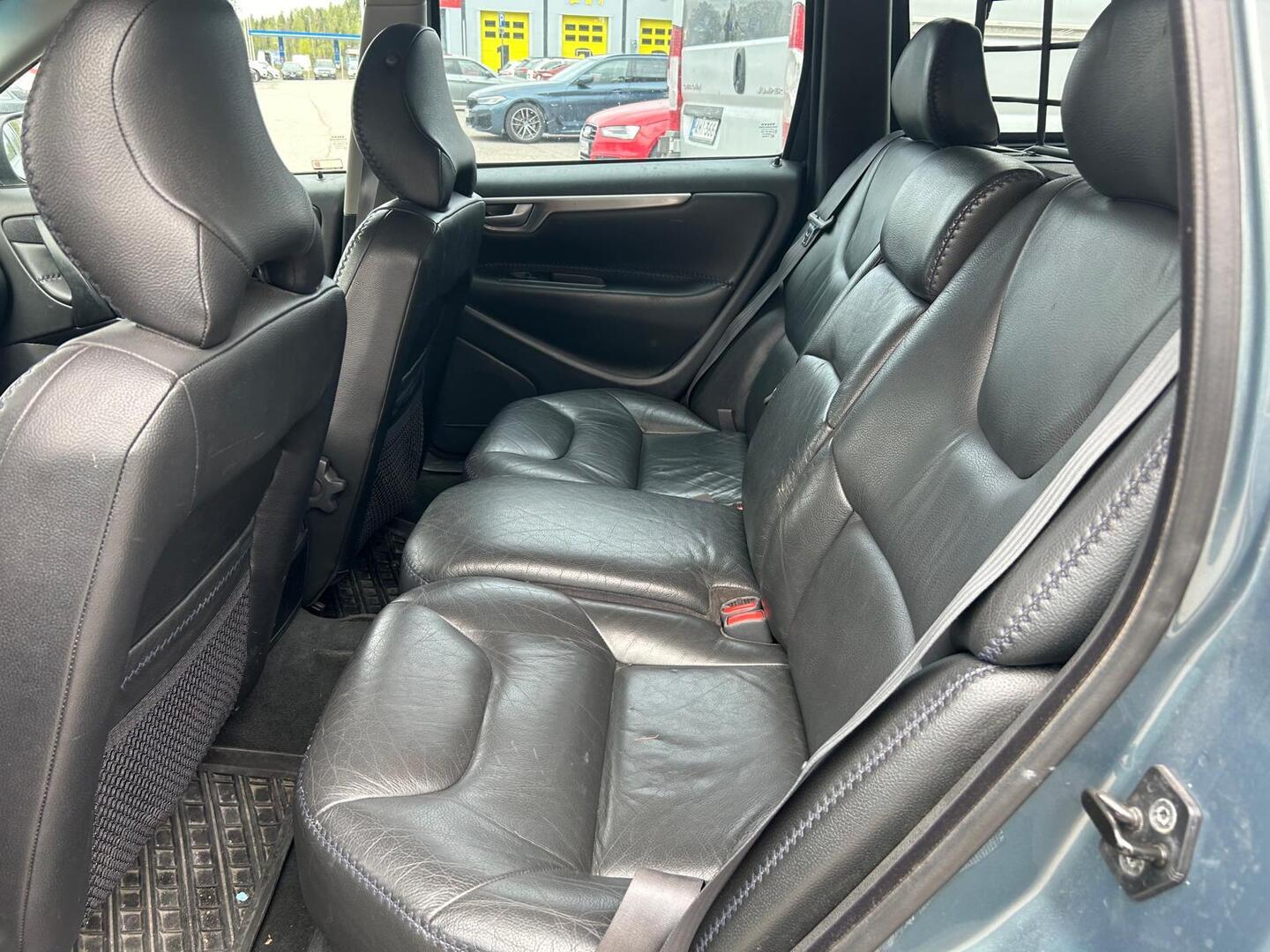 VOLVO XC70 2003
