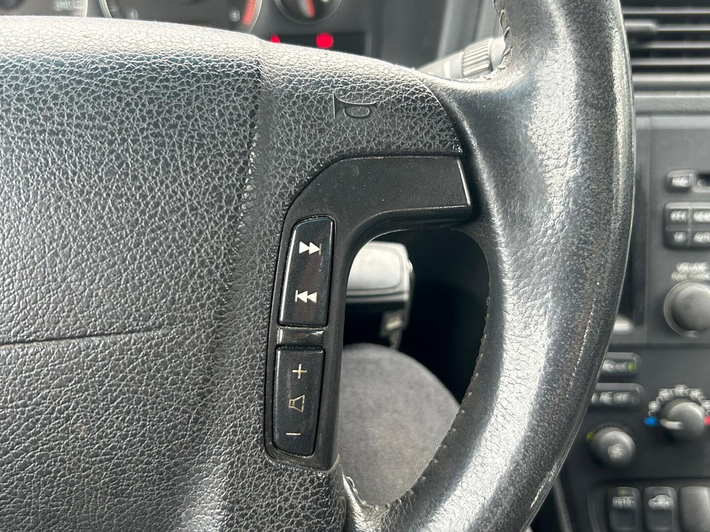 VOLVO XC70 2003