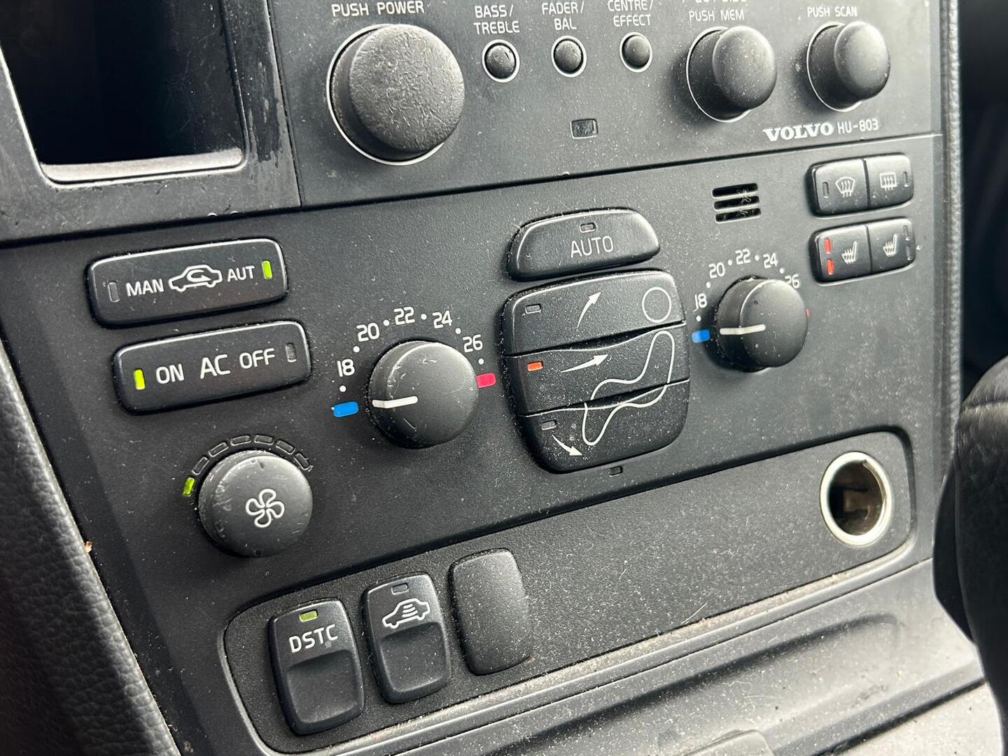 VOLVO XC70 2003
