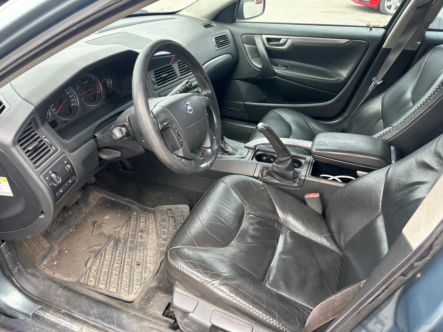 VOLVO XC70 2003