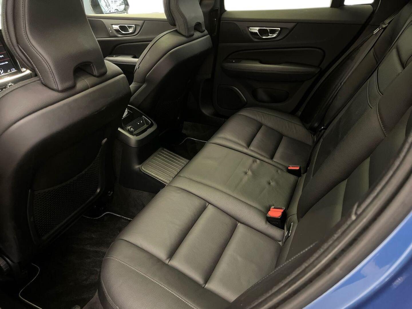 VOLVO V60 10