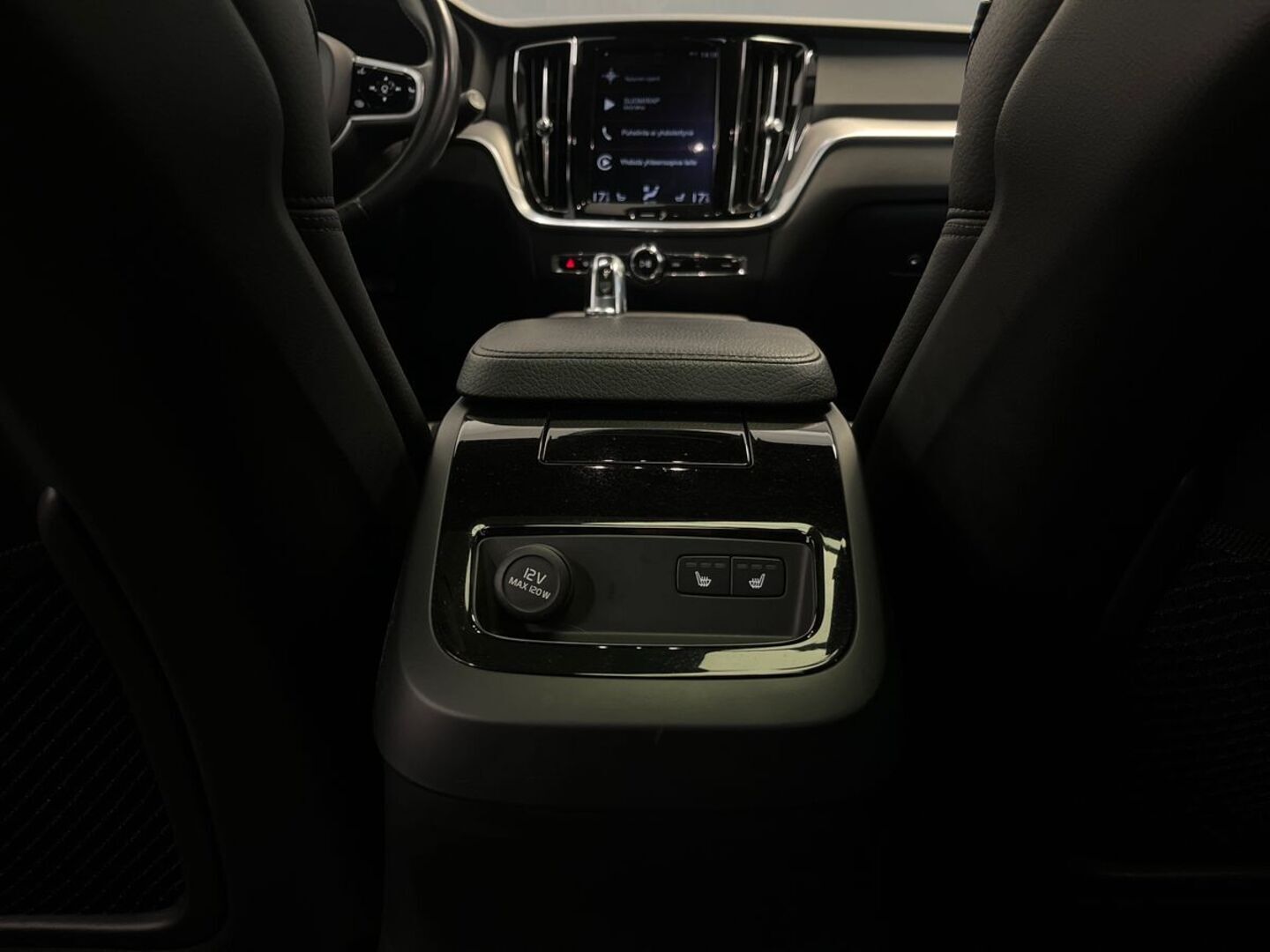 VOLVO V60 17