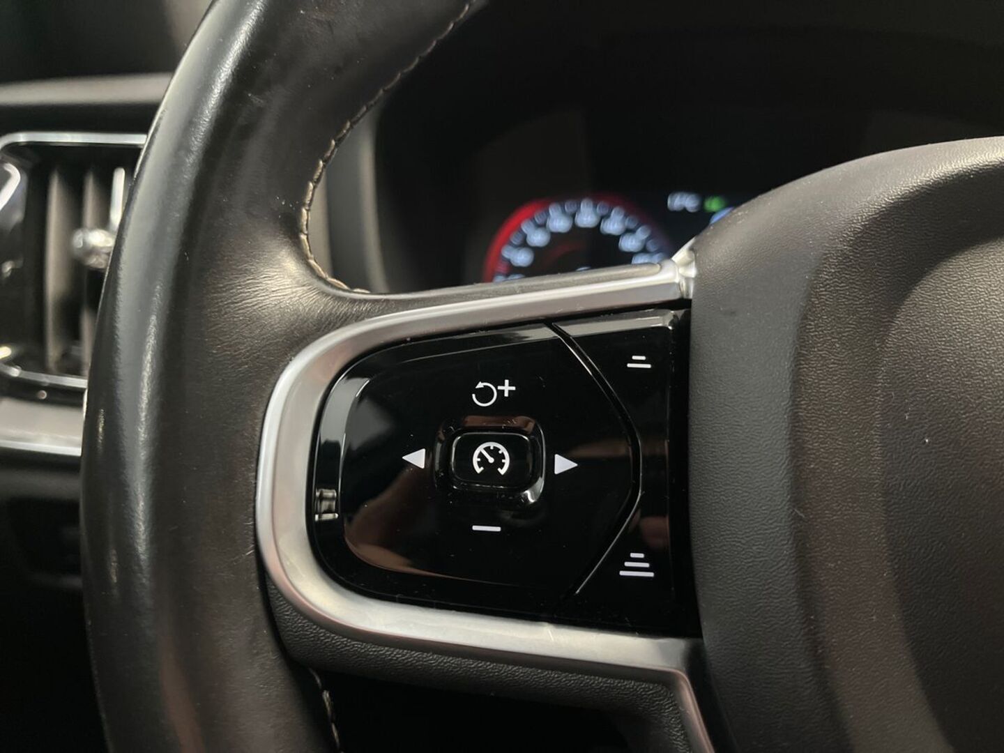 VOLVO V60 19