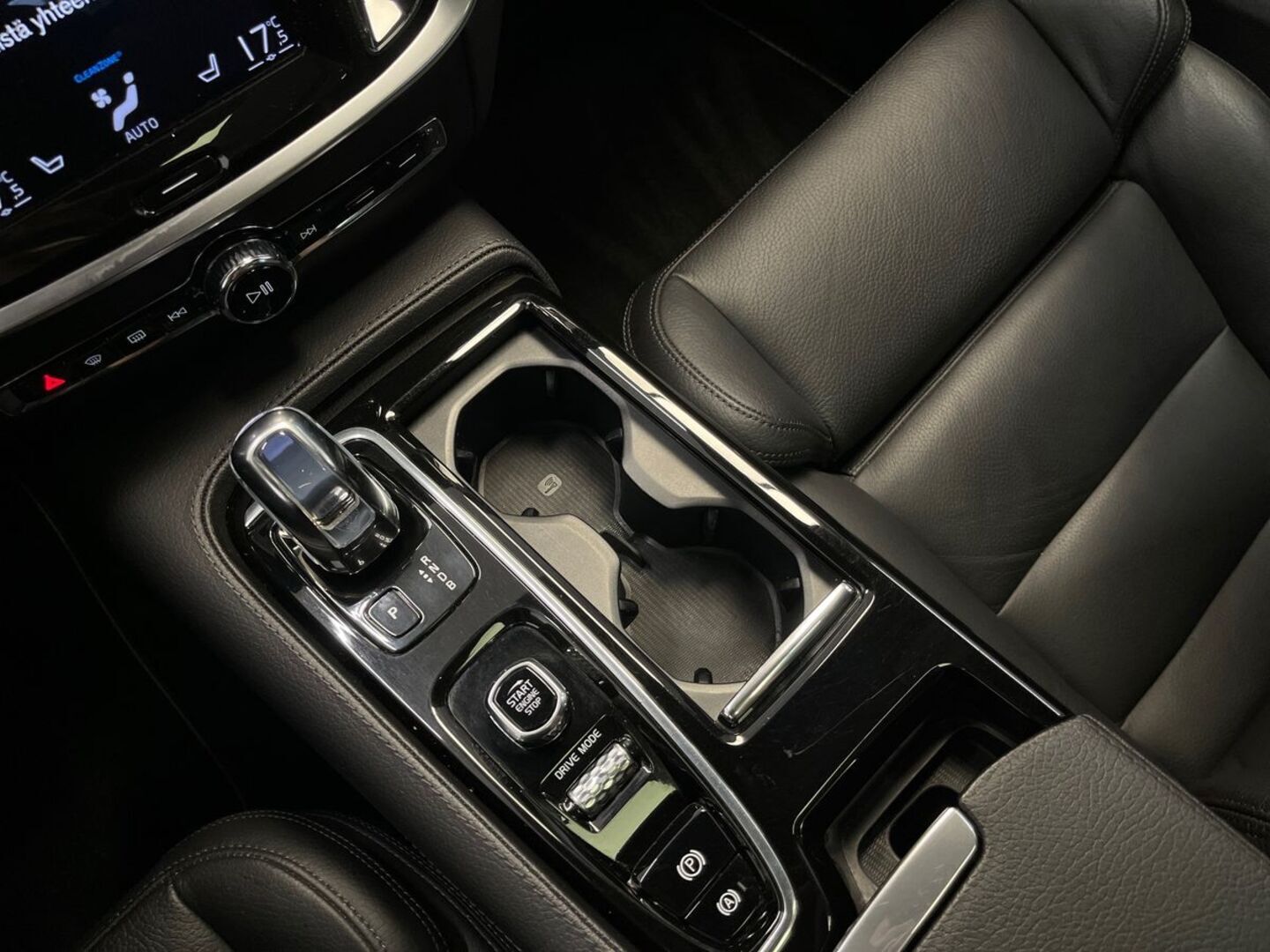 VOLVO V60 23