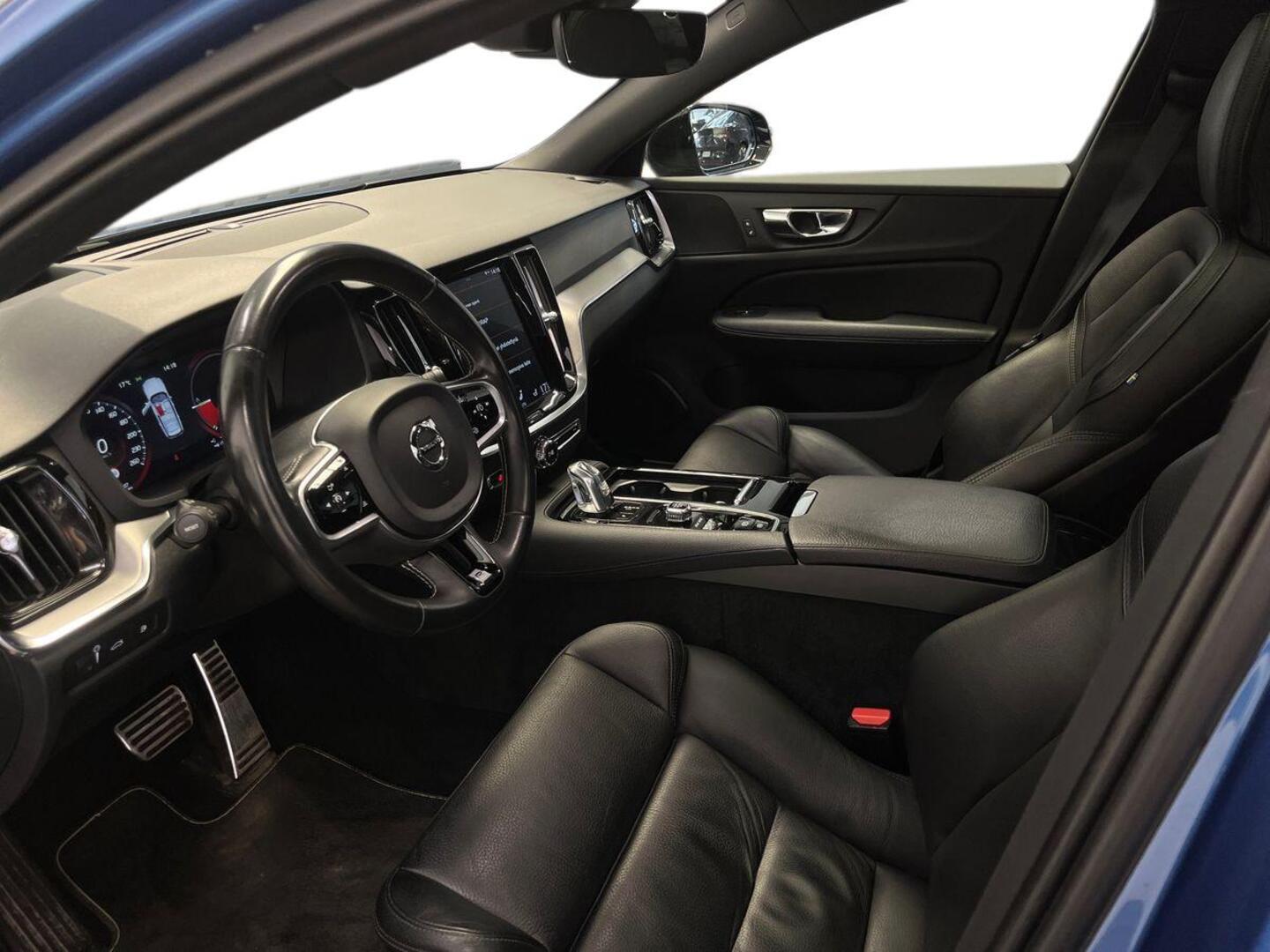 VOLVO V60 7