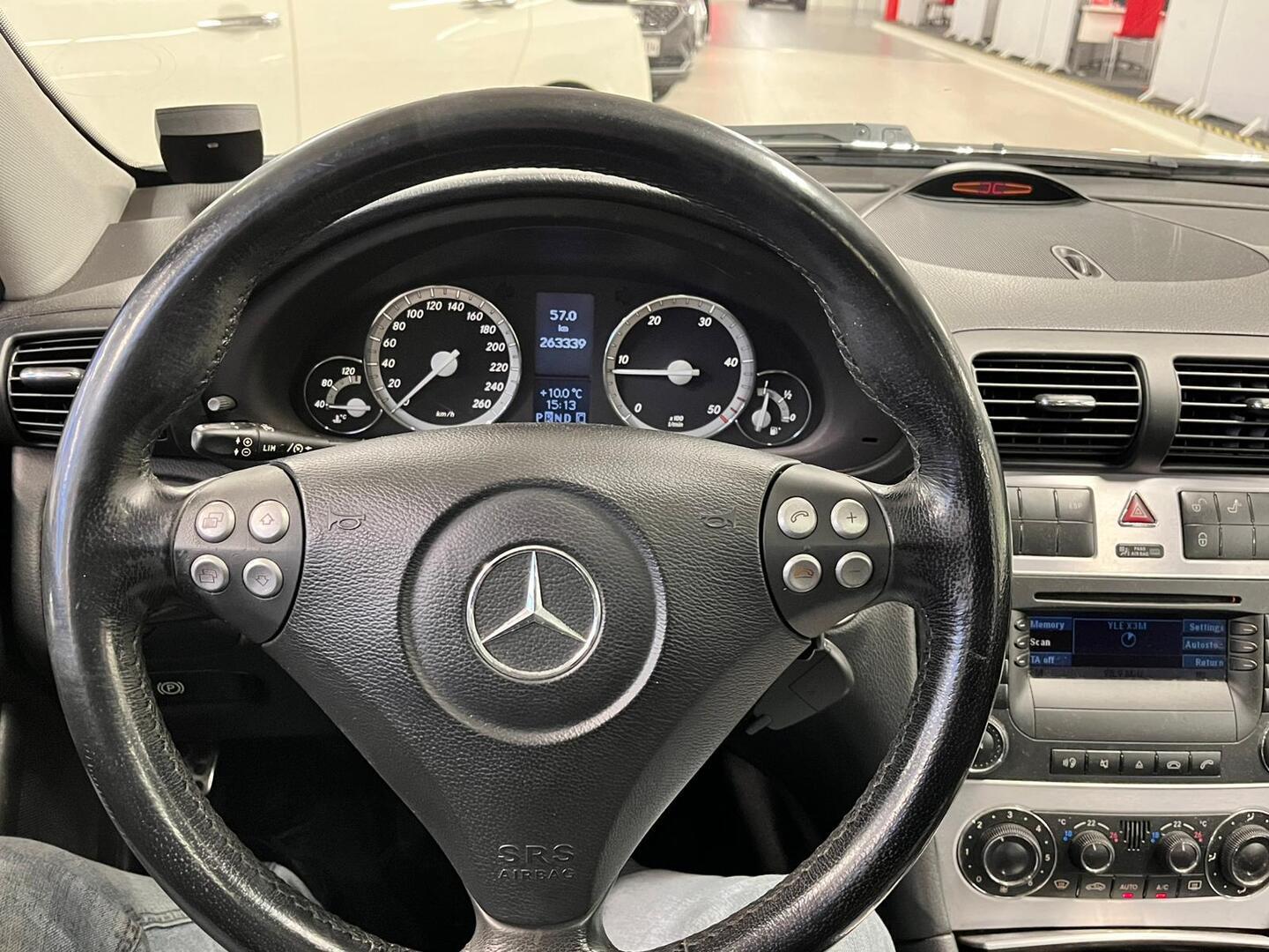 MERCEDES-BENZ C 2005