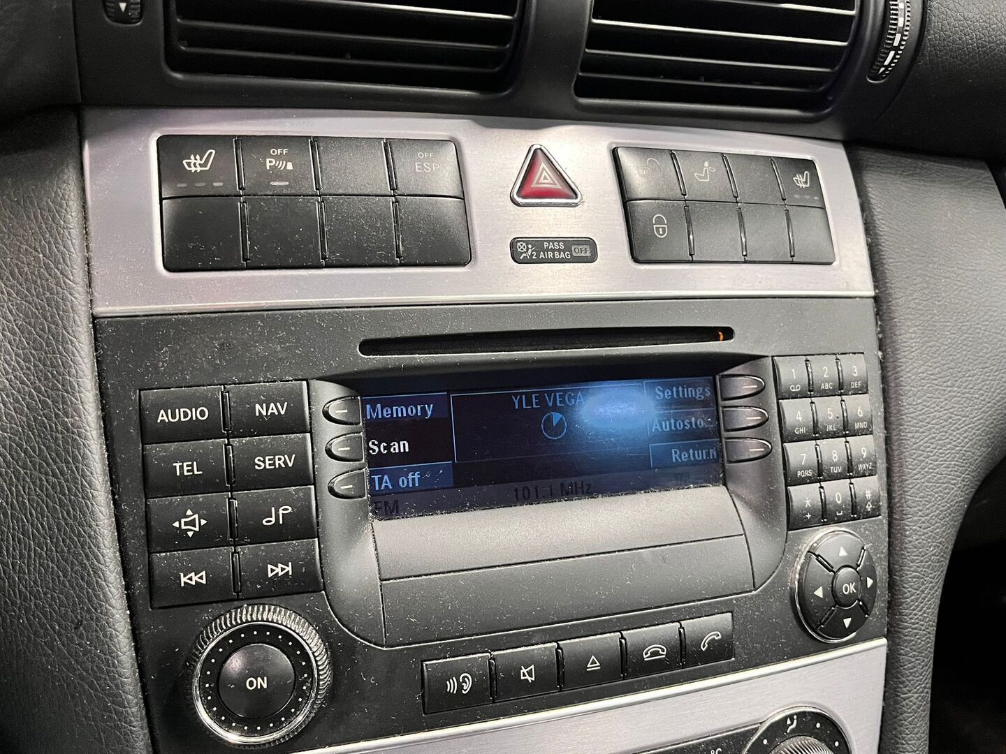 MERCEDES-BENZ C 2005