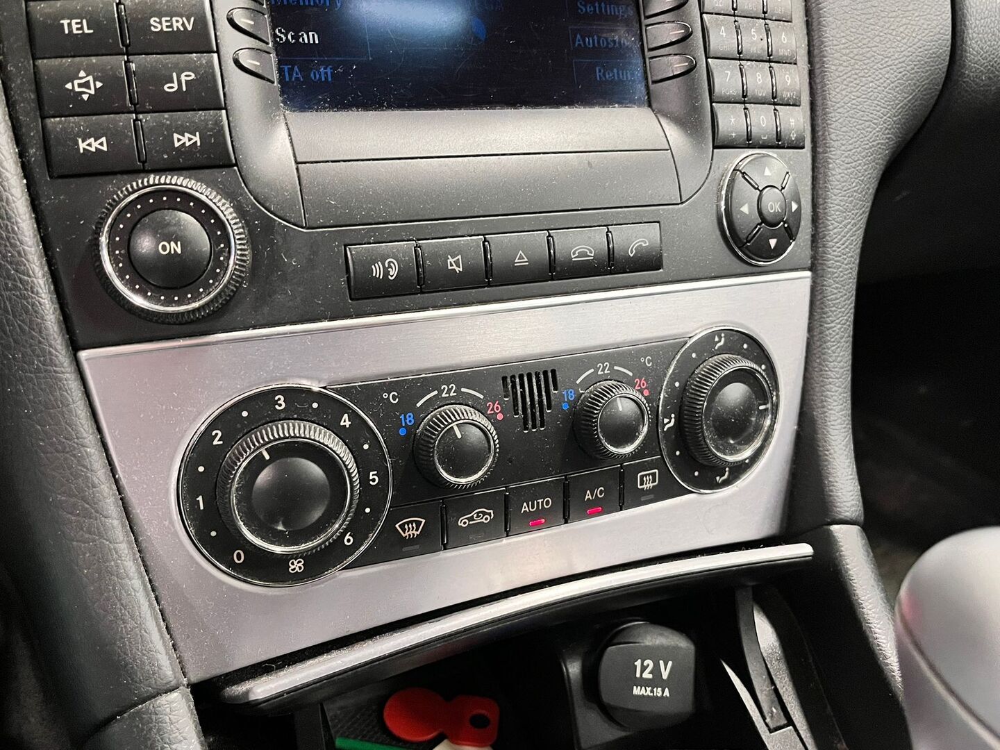 MERCEDES-BENZ C 2005