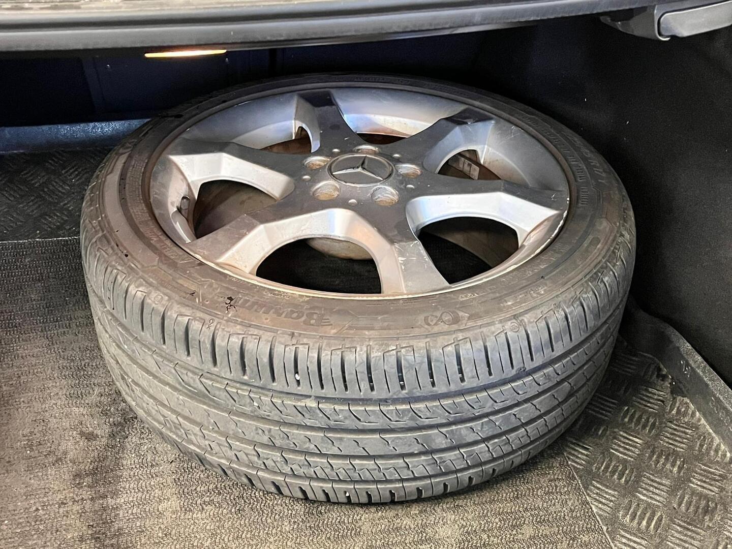 MERCEDES-BENZ C 2005