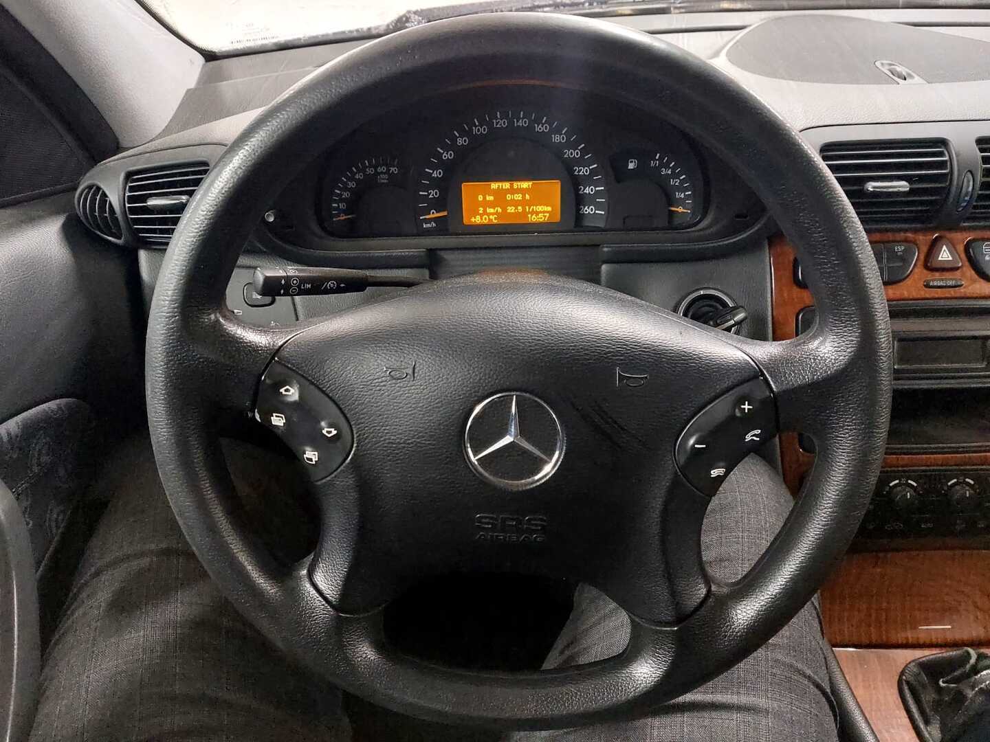 MERCEDES-BENZ C 2002
