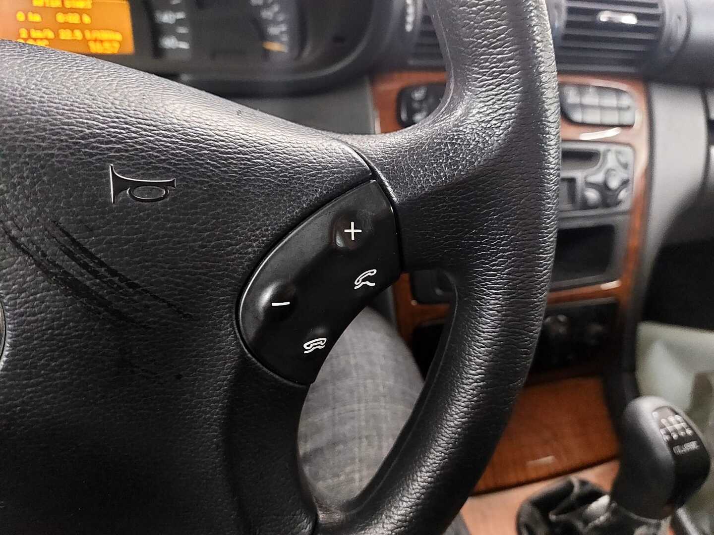 MERCEDES-BENZ C 2002