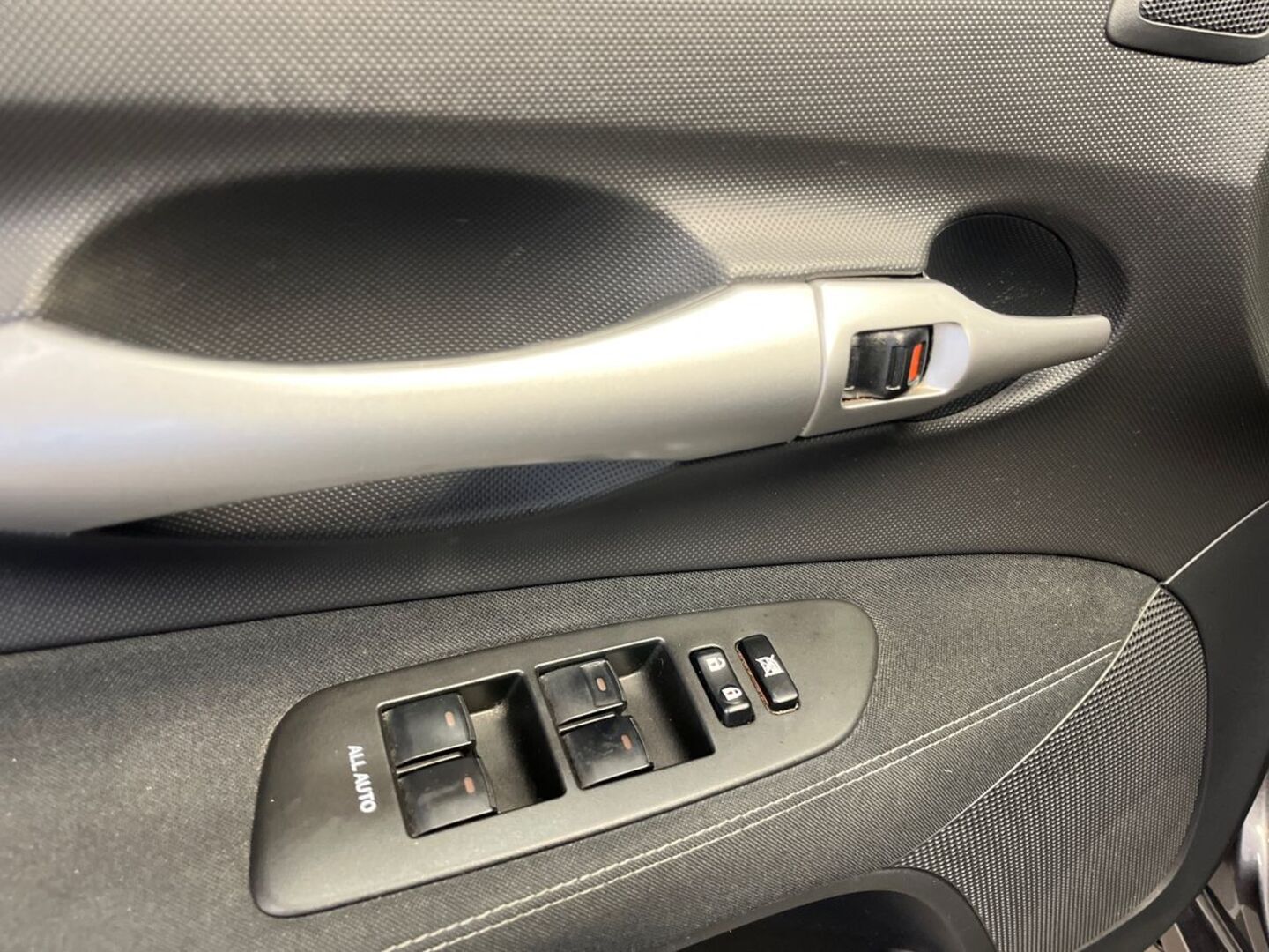 TOYOTA Auris 14