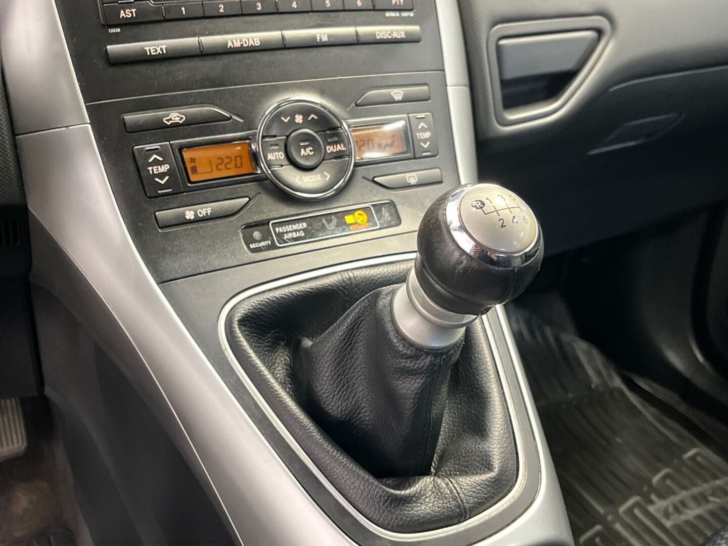 TOYOTA Auris 21