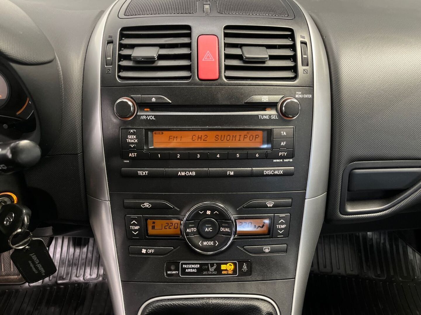 TOYOTA Auris 22