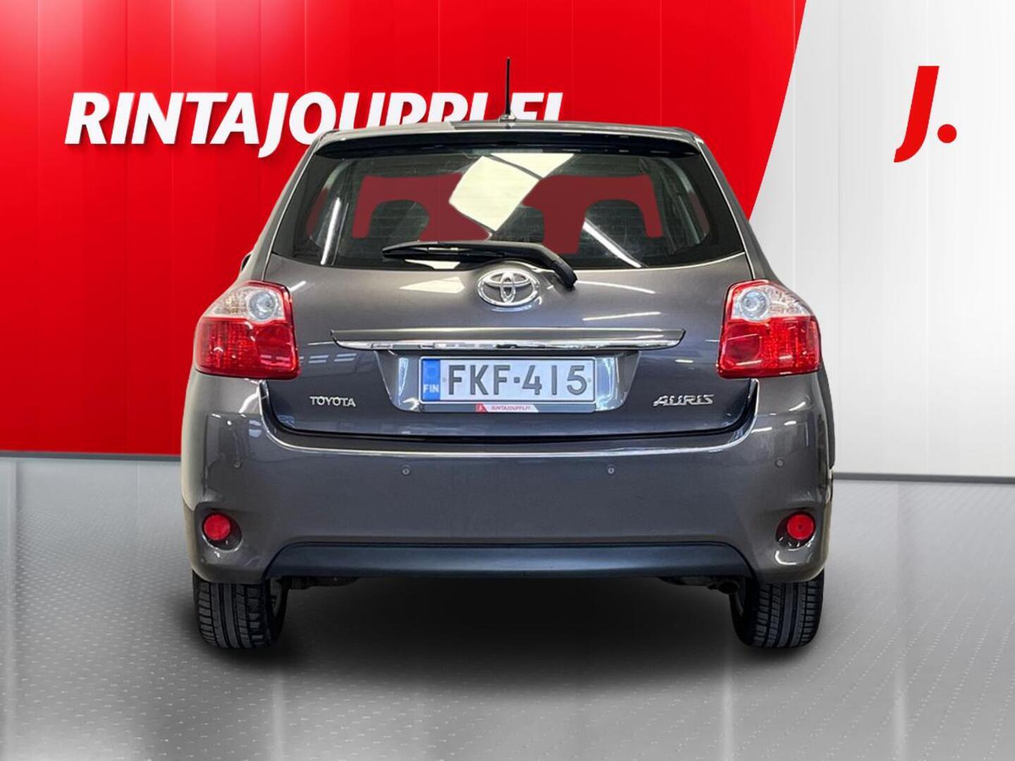 TOYOTA Auris 5