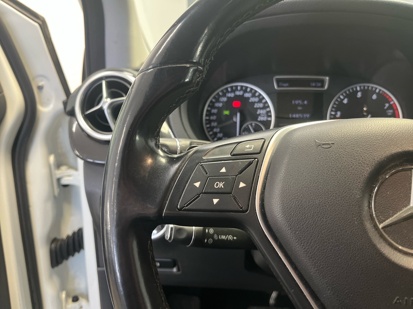 MERCEDES-BENZ B 2013