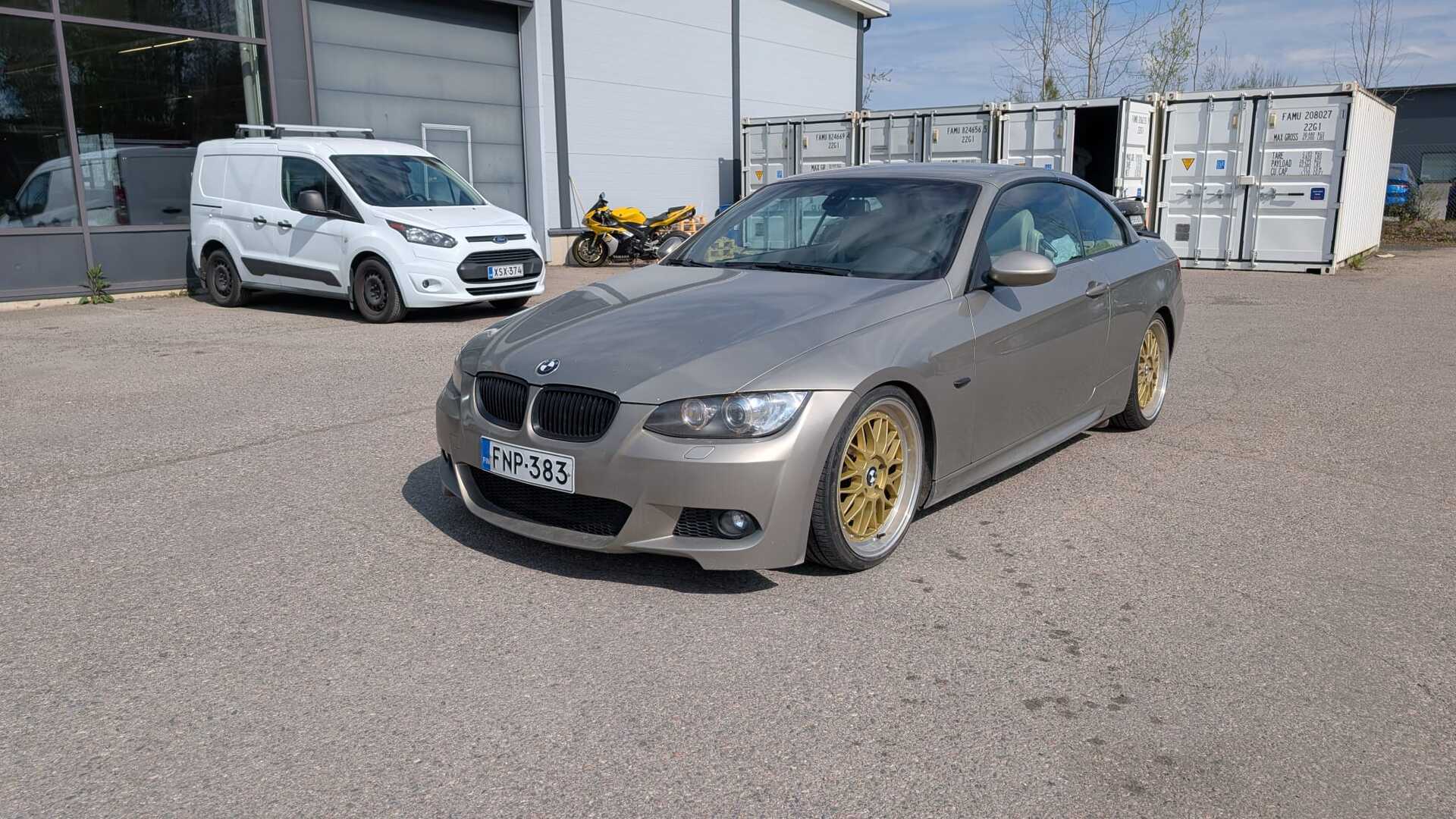 BMW 325 2007