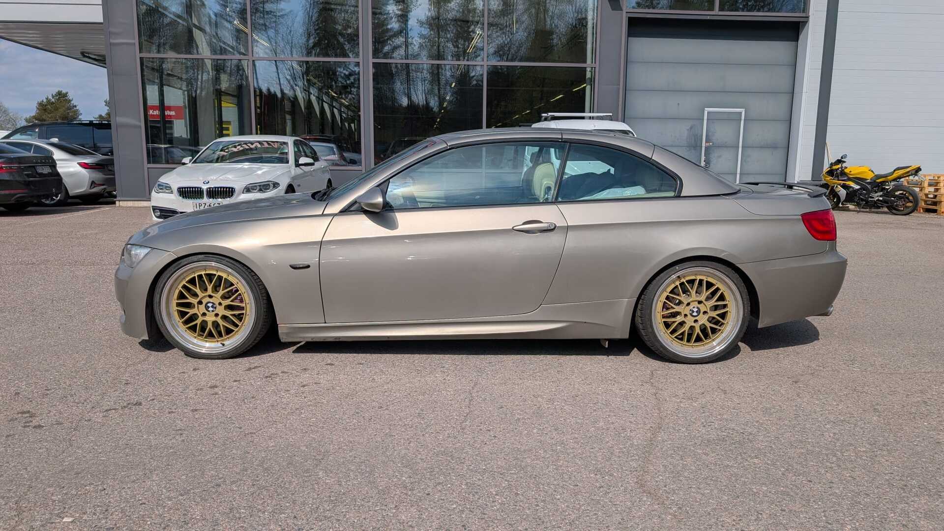 BMW 325 2007