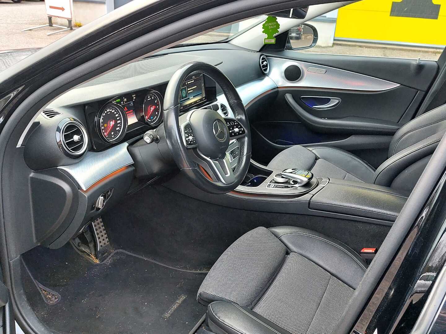 MERCEDES-BENZ E 2019