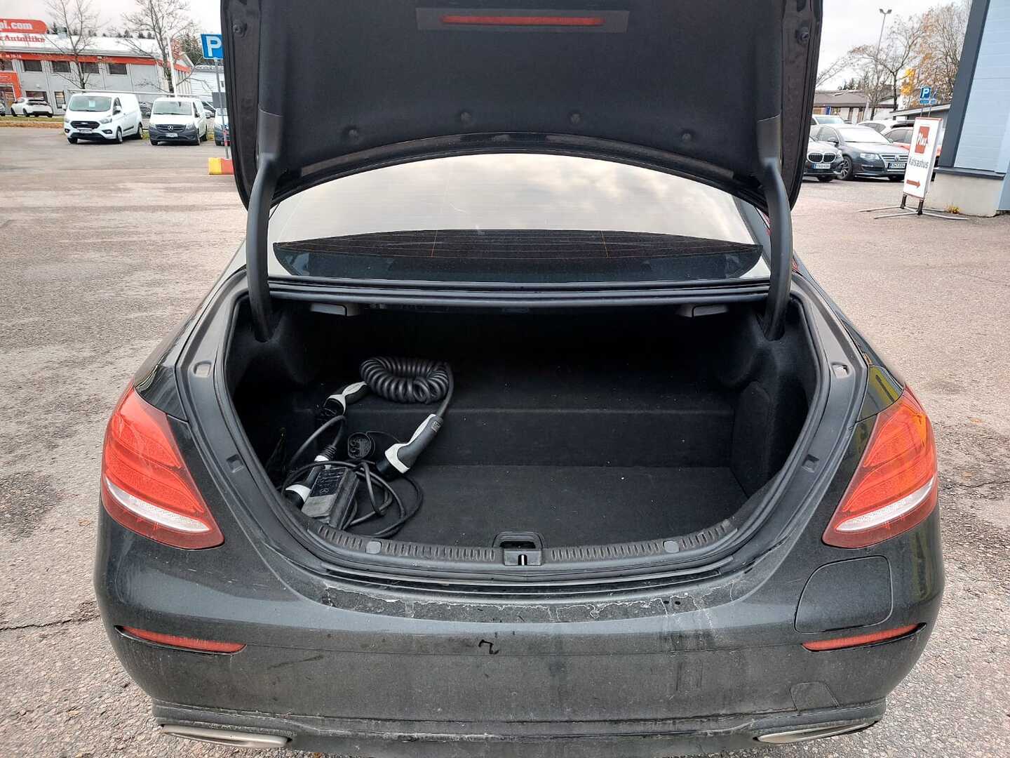 MERCEDES-BENZ E 2019