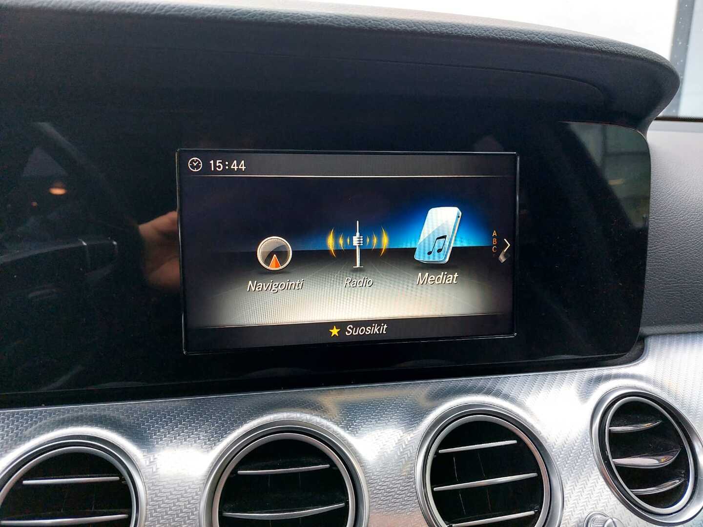 MERCEDES-BENZ E 2019