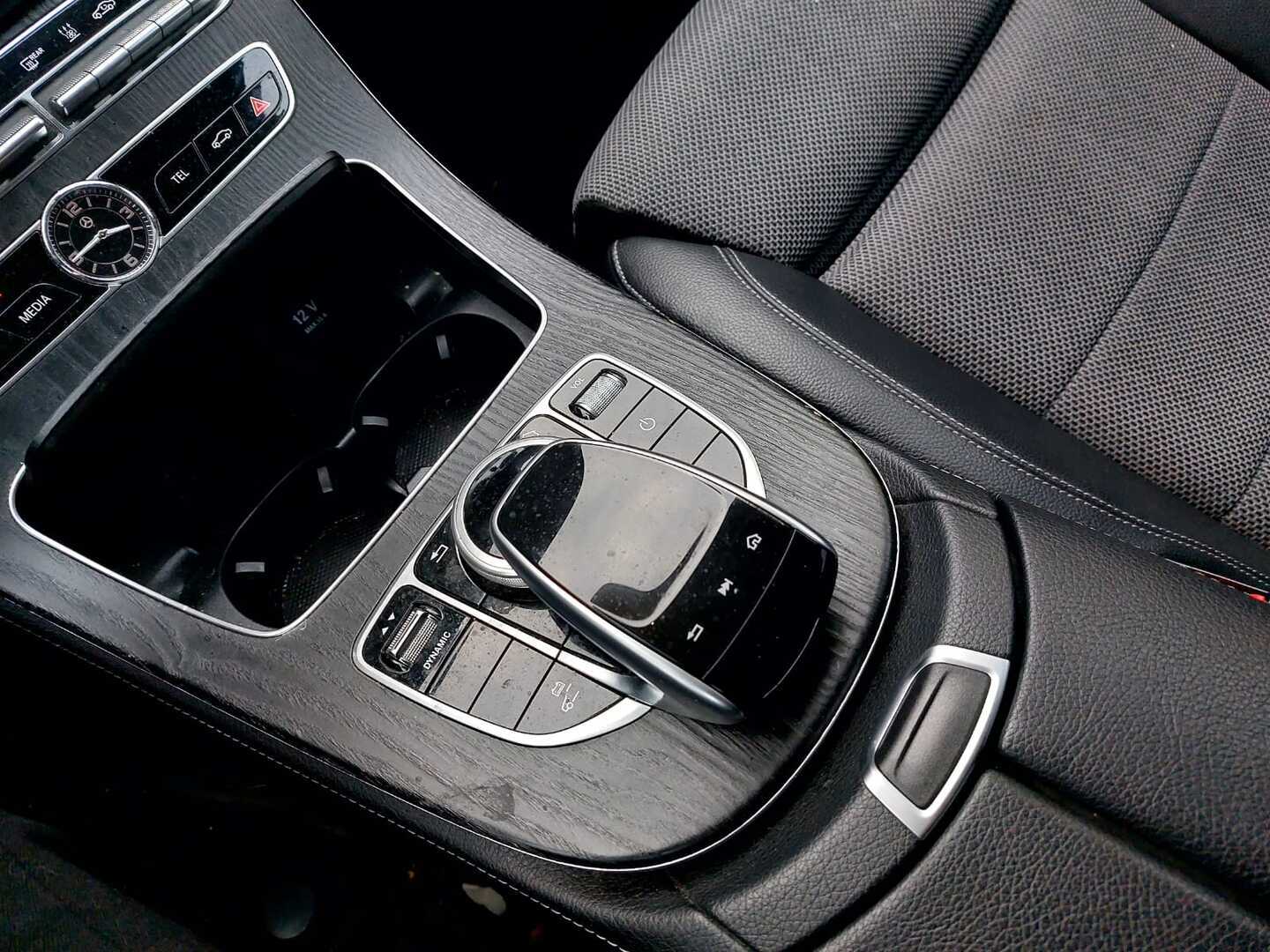 MERCEDES-BENZ E 2019