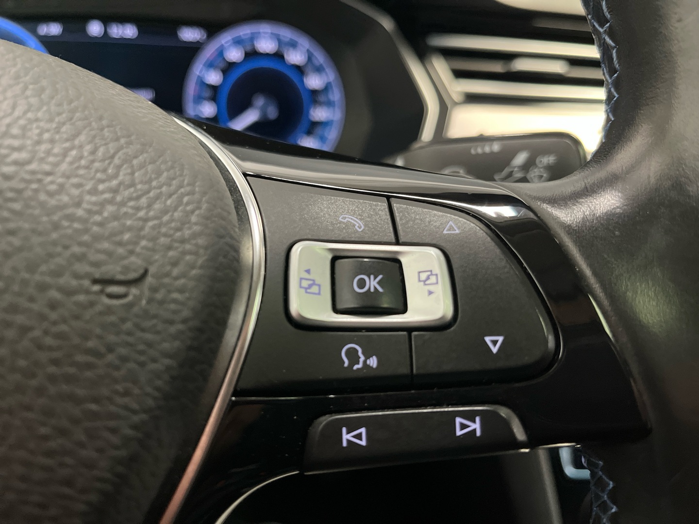 VOLKSWAGEN Passat 2016