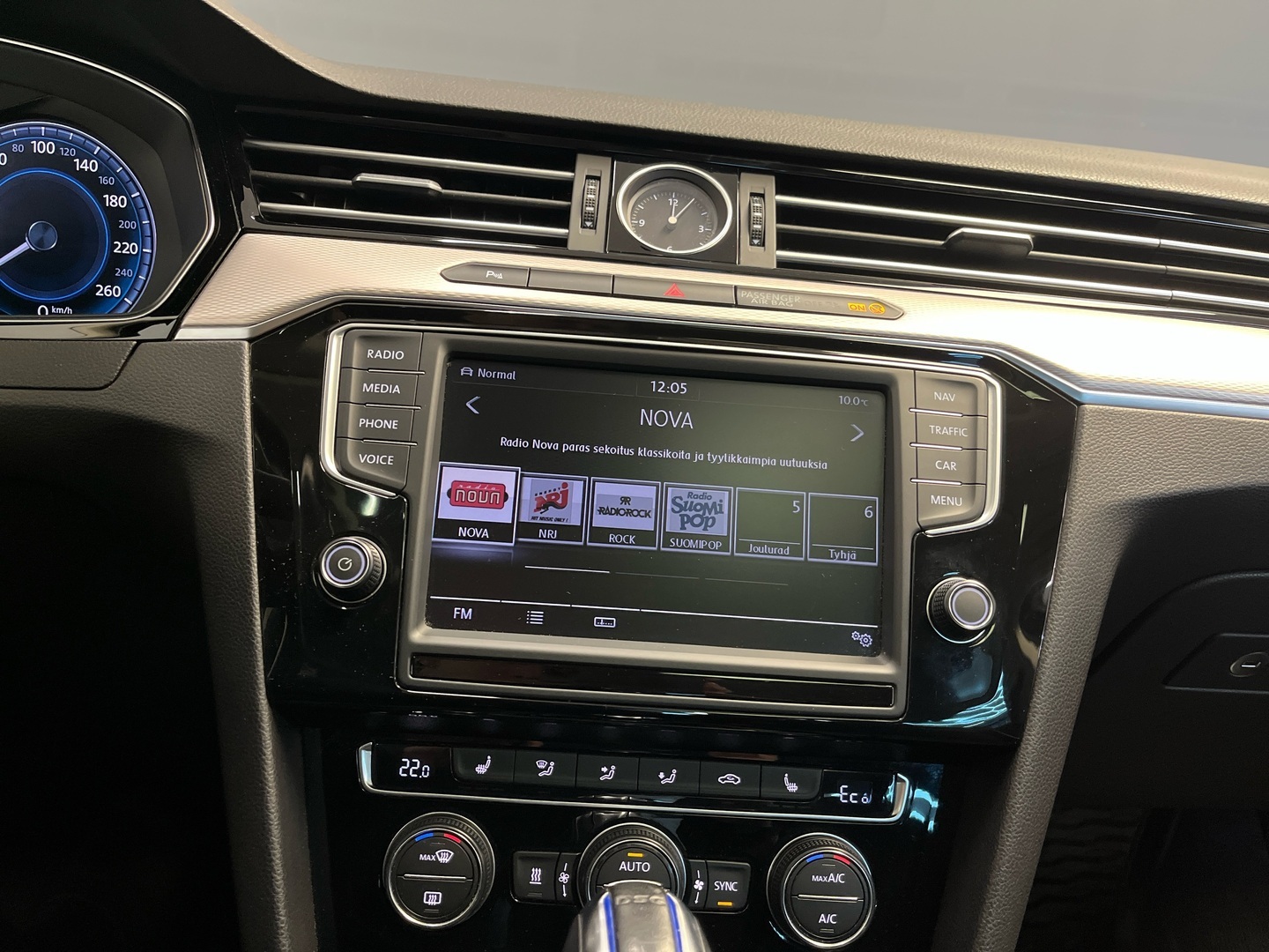 VOLKSWAGEN Passat 2016