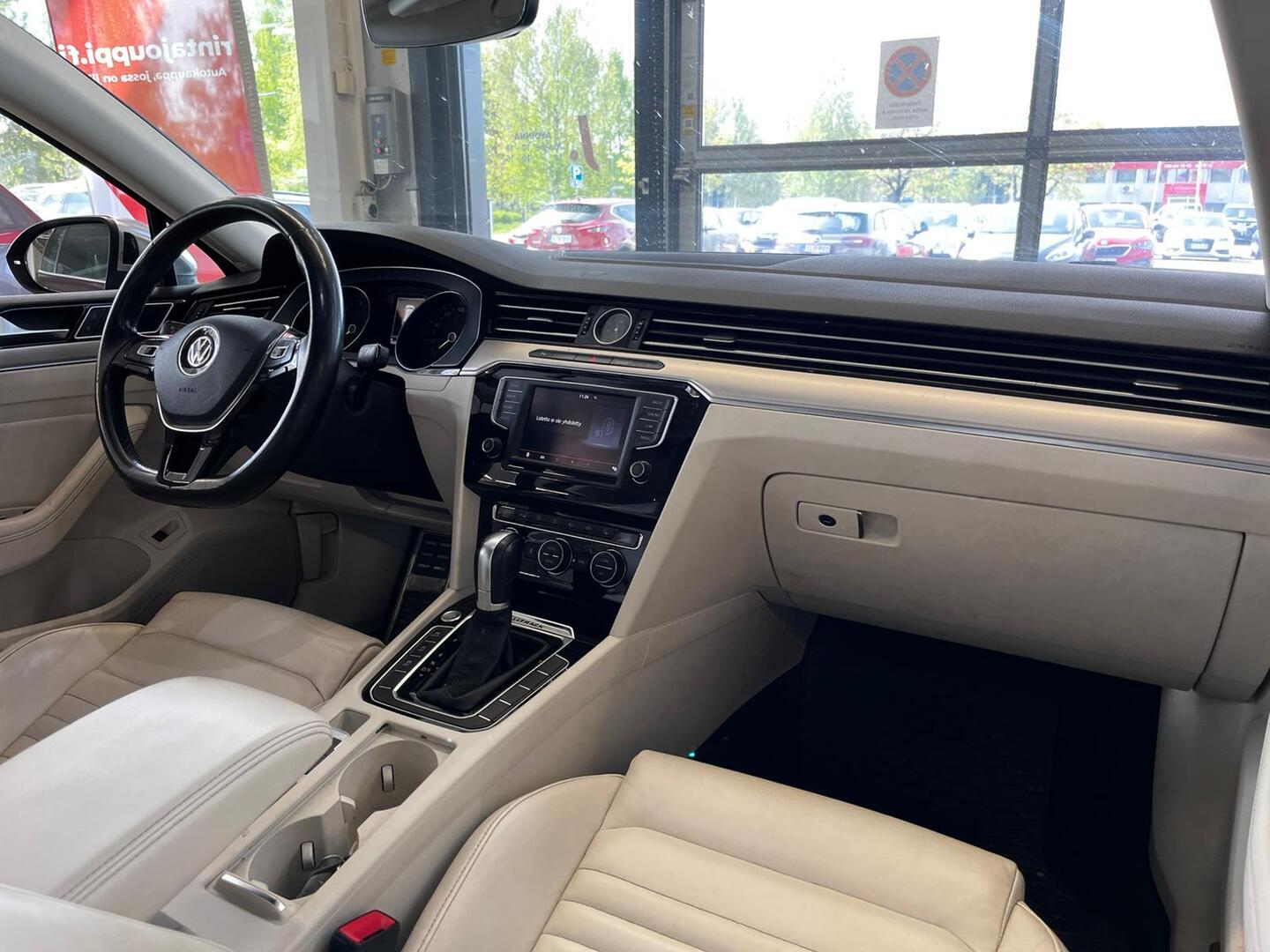 VOLKSWAGEN Passat 2016